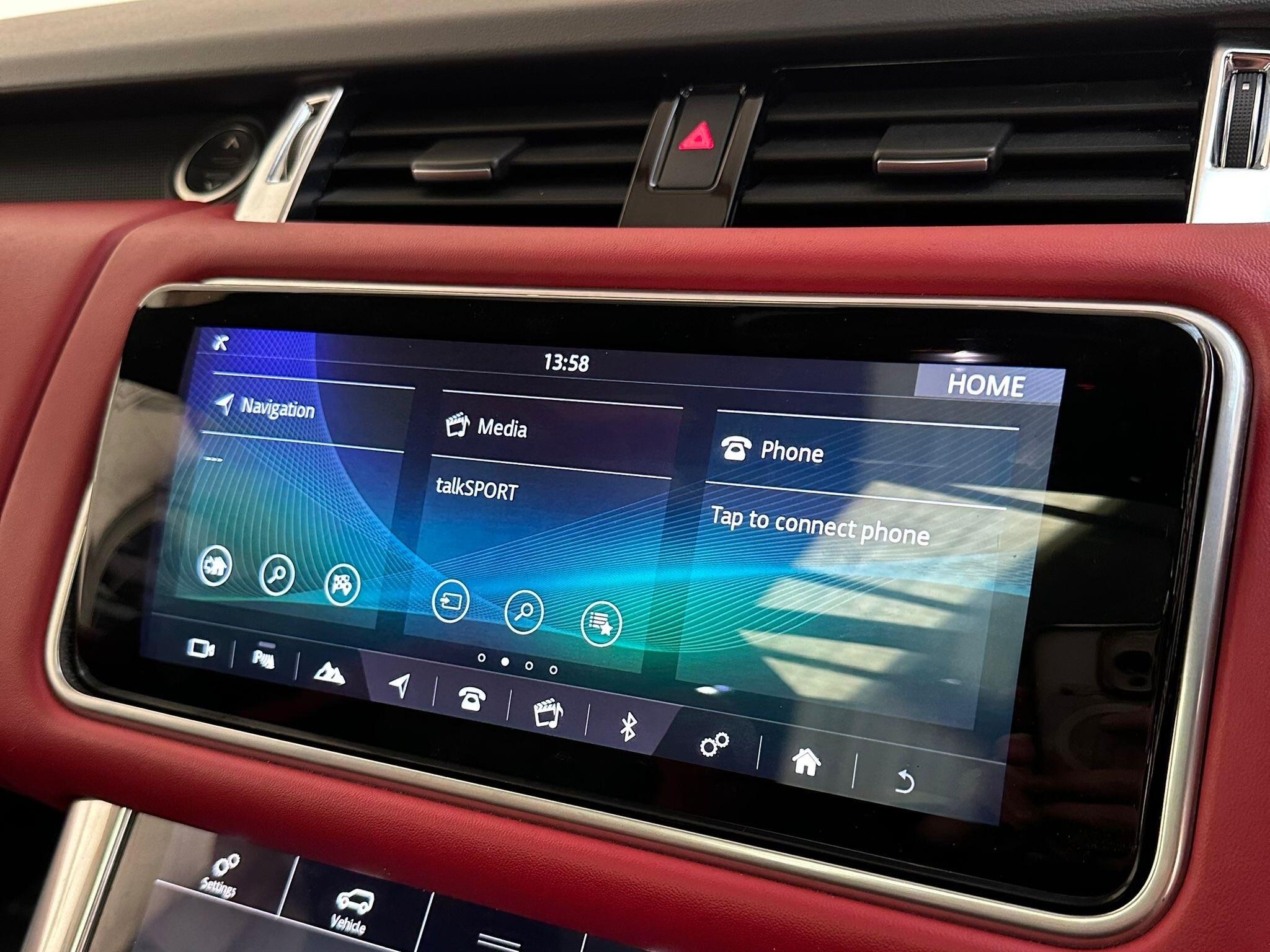 Land Rover Range Rover Sport 3.0 P400  HST   <br/><br/>SLIDING PAN ROOF + CARBON PACK