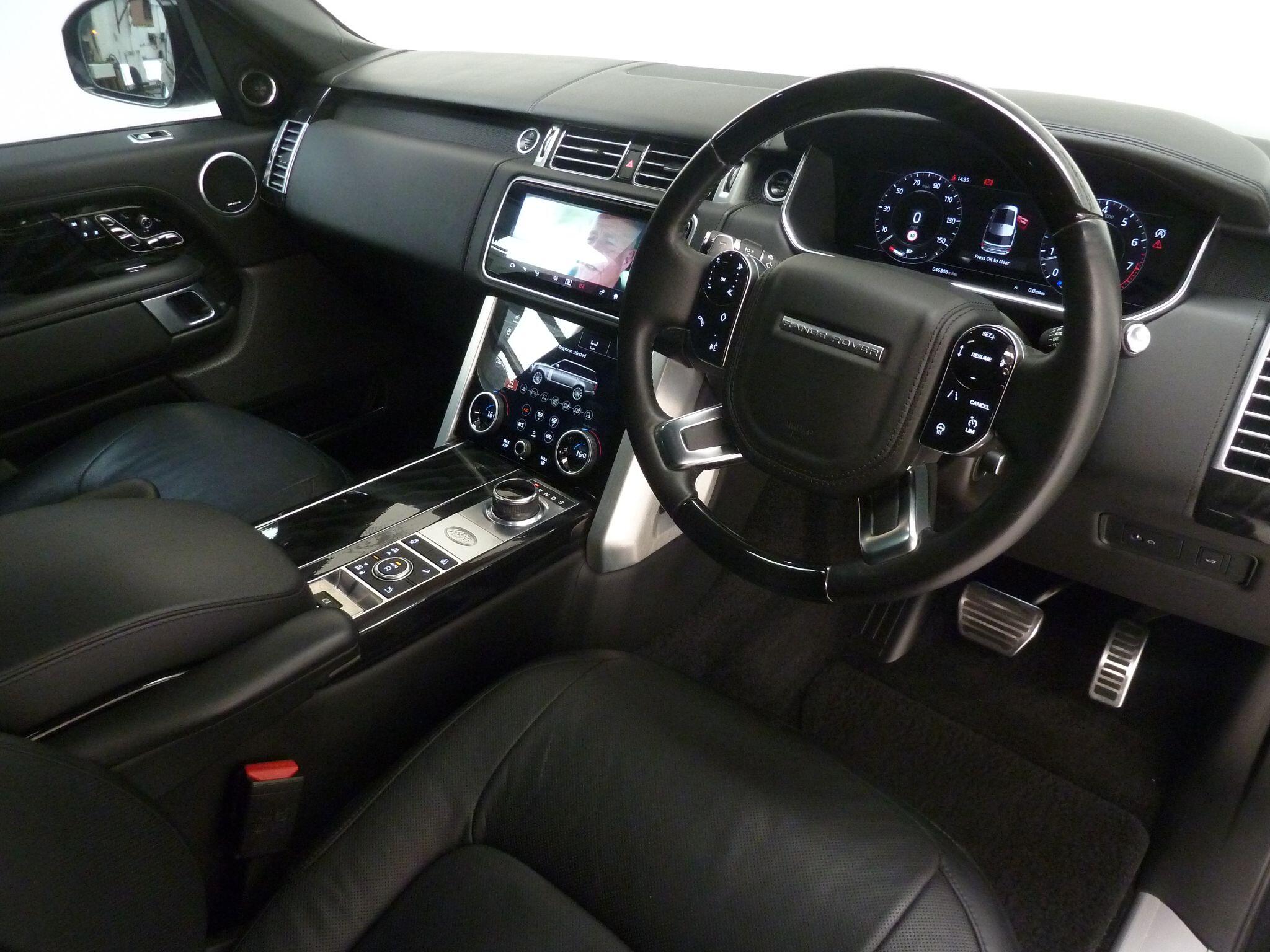 Land Rover Range Rover 3.0 P400  Autobiography SUV  Petrol   (400 ps)<br/><br/>PAN ROOF + BLACK PACK + TV