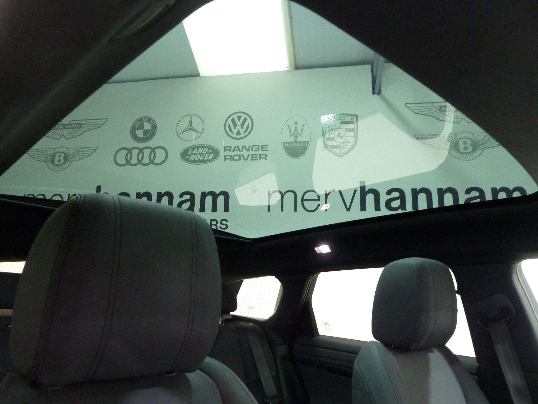 Land Rover Range Rover Evoque 2.0 D180 R-Dynamic SE   <br/><br/>PAN ROOF + BLACK PACK