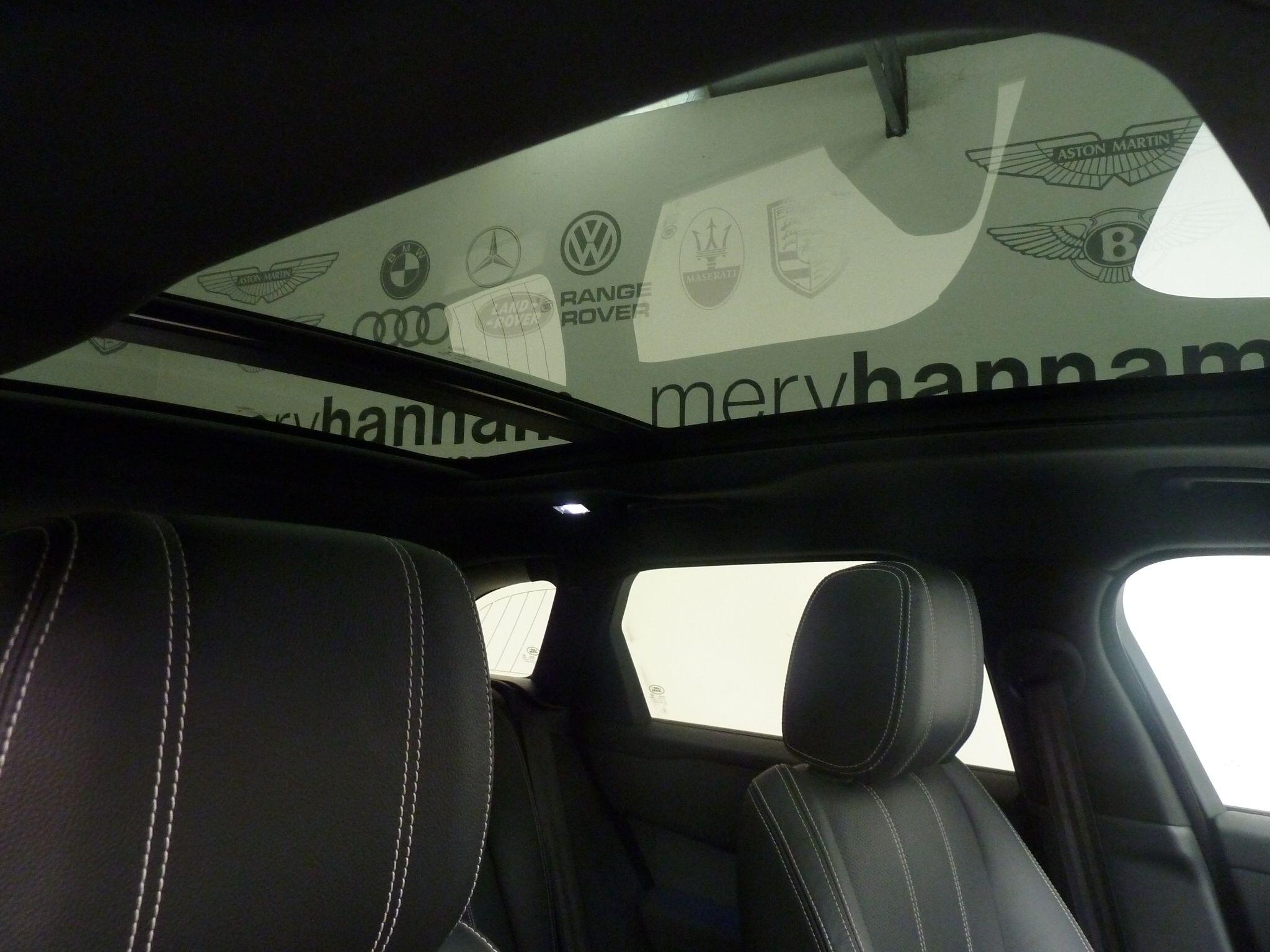 Land Rover Range Rover Velar 2.0 P400e 17.1kWh R-Dynamic SE   <br/><br/>BLACK DESIGN PACK + PAN ROOF