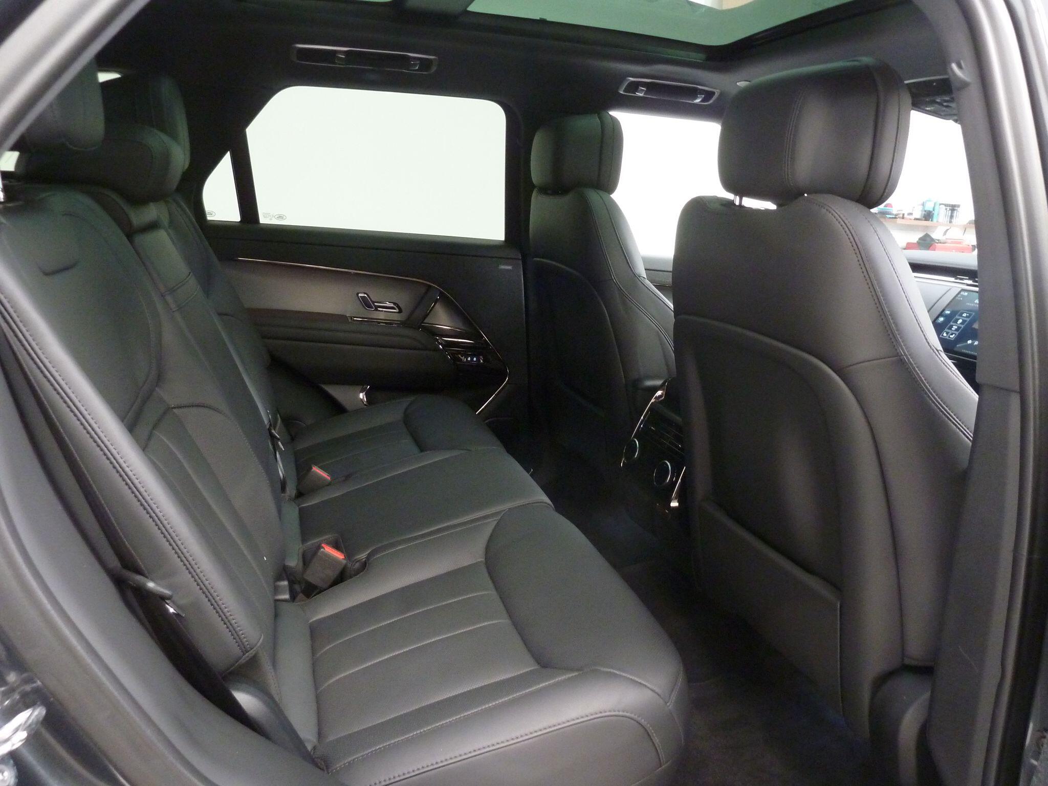 Land Rover Range Rover Sport 3.0   Dynamic SE   <br/><br/>SLIDING PAN ROOF + BLACK PACK