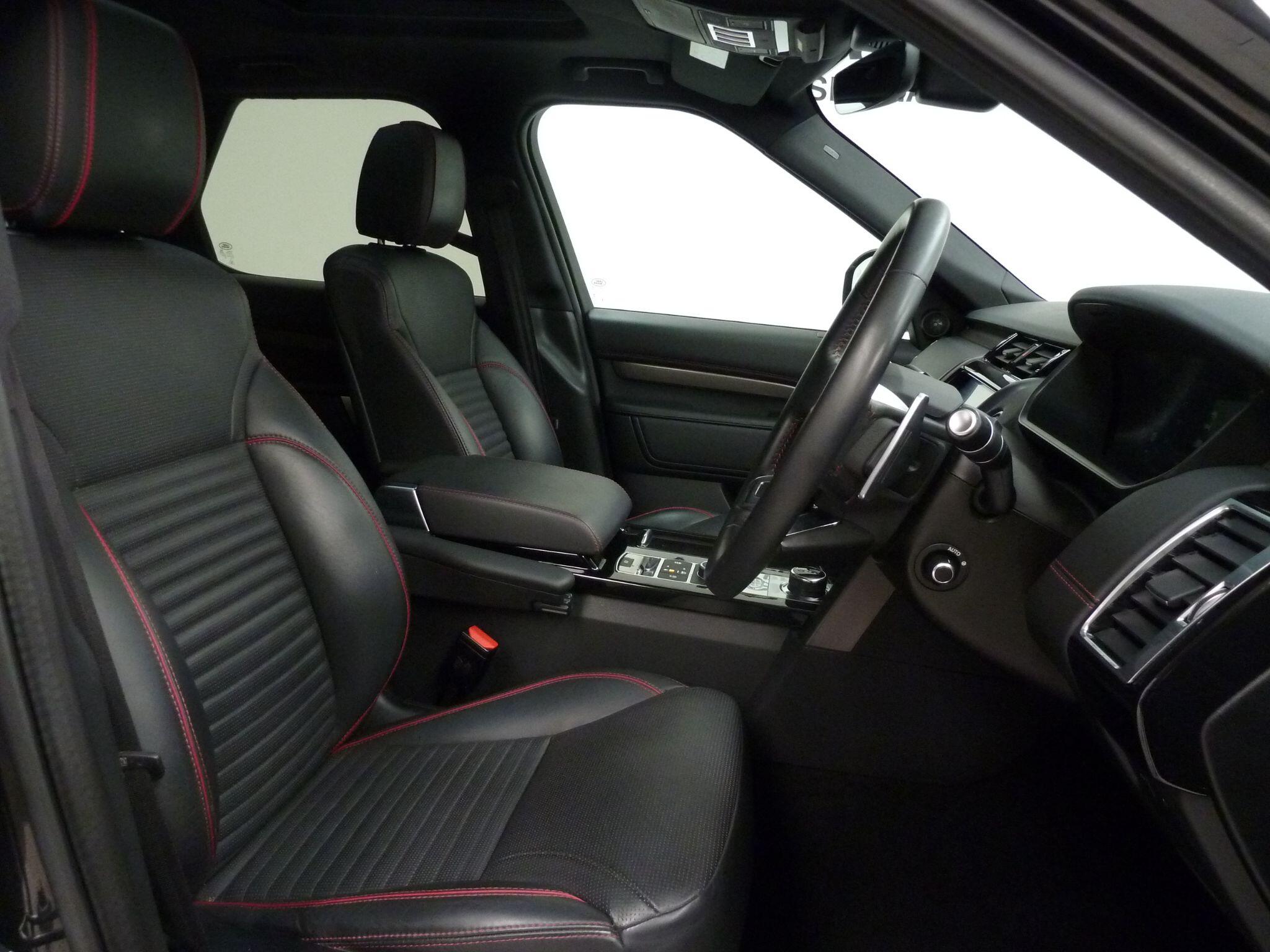 Land Rover Discovery 2.0 Si4 HSE GPF SUV  Petrol   (300 ps)<br/><br/>PAN ROOF + BLACK PACK