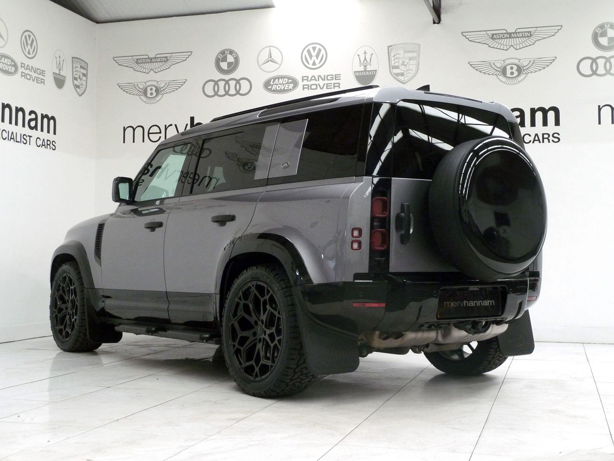 Land Rover Defender 110 2.0 SD4 S   <br/><br/>HAWKE EIGER EDITION