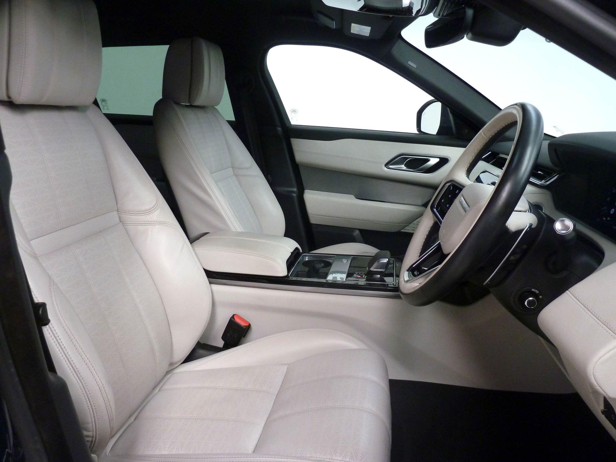 Land Rover Range Rover Velar 3.0   R-Dynamic HSE   <br/><br/>BLACK PACK + AIR SUSPENSION