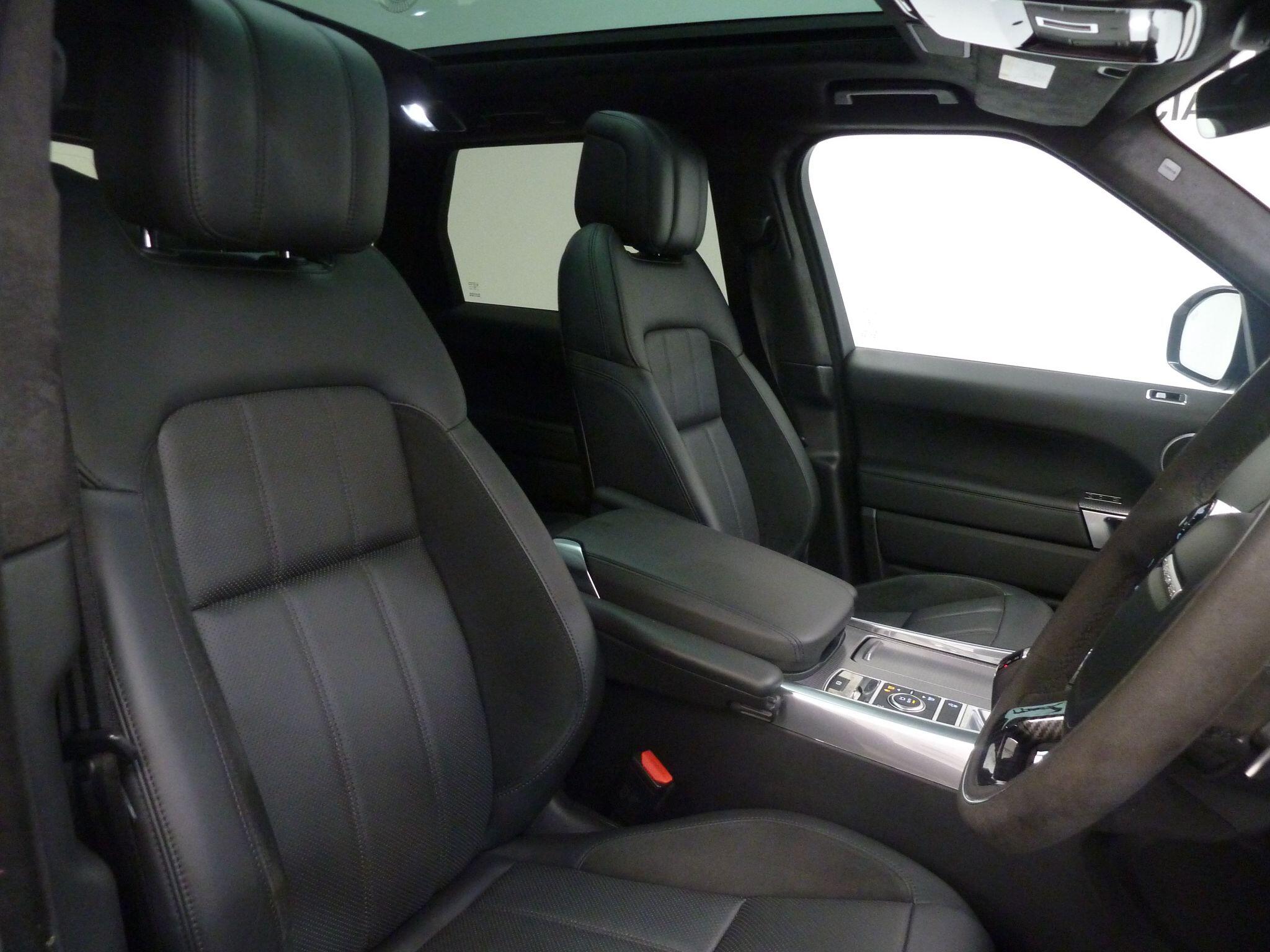 Land Rover Range Rover Sport 3.0 P400  HST SUV  Petrol   (400 ps)<br/><br/>CARBON PACK + PAN ROOF + STEPS