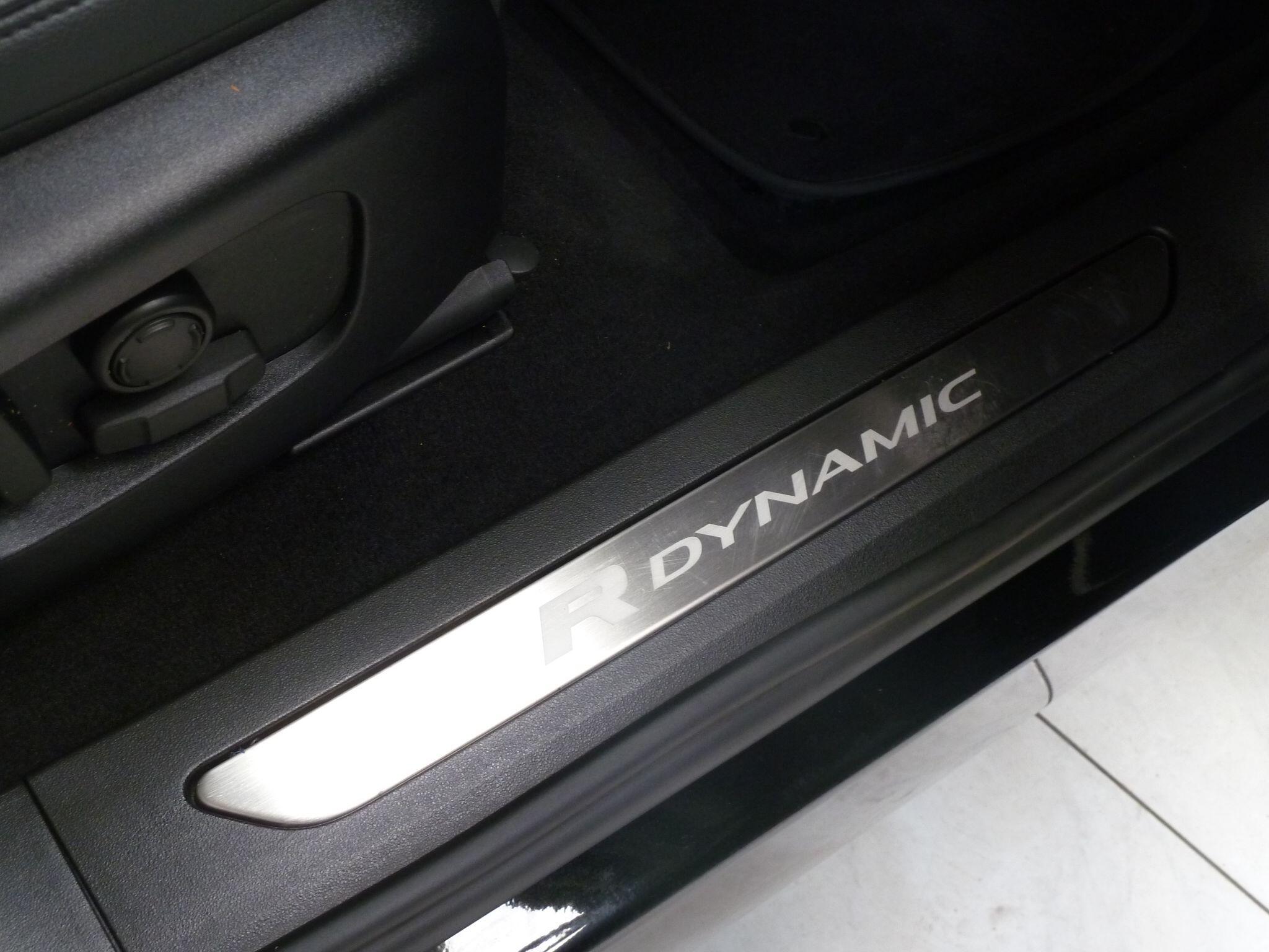 Land Rover Range Rover Evoque 1.5 P300e 12.2kWh R-Dynamic S   <br/><br/>BLACK STYLING PACKAGE