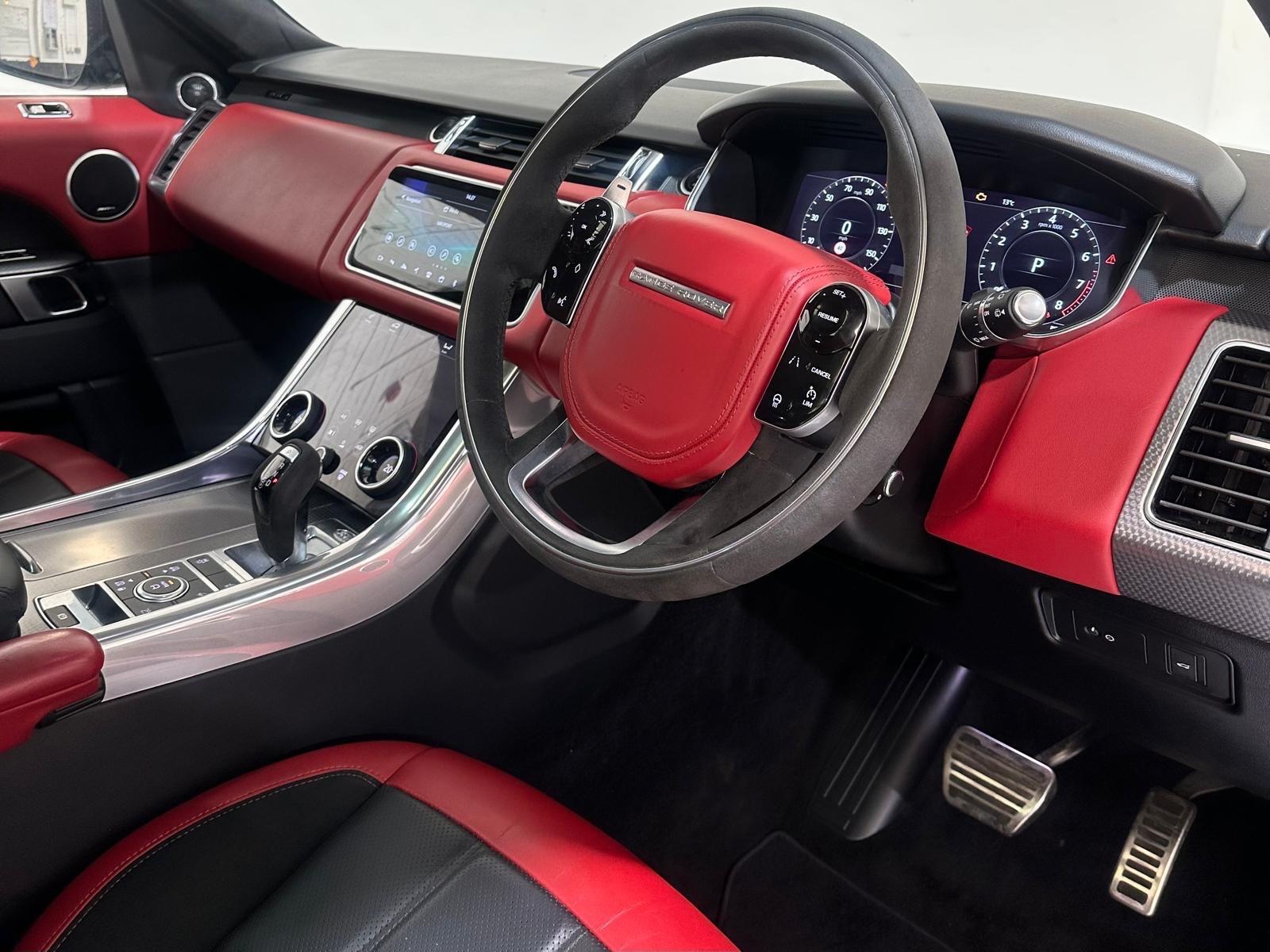 Land Rover Range Rover Sport 3.0 P400  HST   <br/><br/>SLIDING PAN ROOF + CARBON PACK