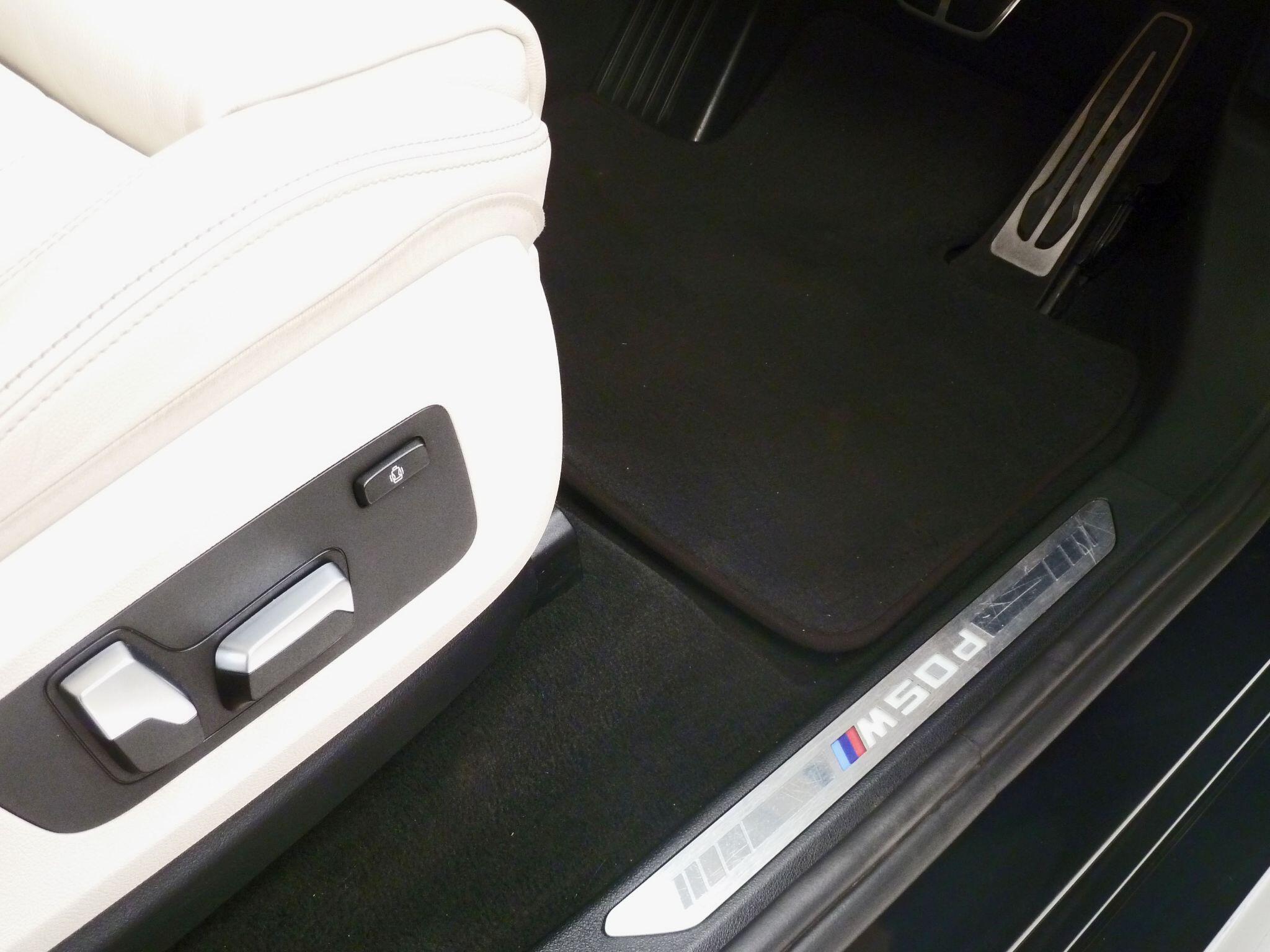 BMW X5 3.0 M50dxDrive   <br/><br/>BMW PERFORMANCE BLACK PACKAGE