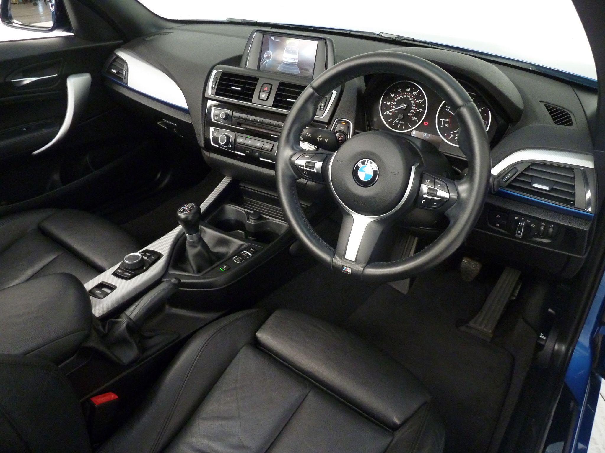 BMW 2 Series 2.0 220d M Sport   <br/><br/>M SPORT + LEATHER + LOW MILES