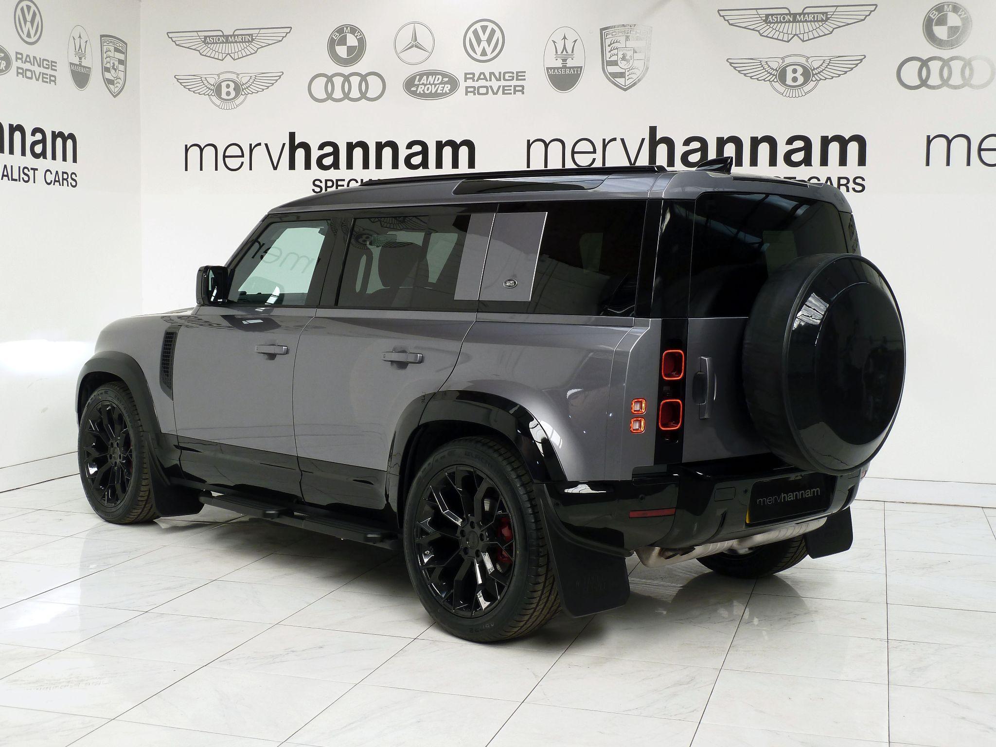 Land Rover Defender 110 3.0 D200  S   <br/><br/>VELARE EDITION + 7 SEATS