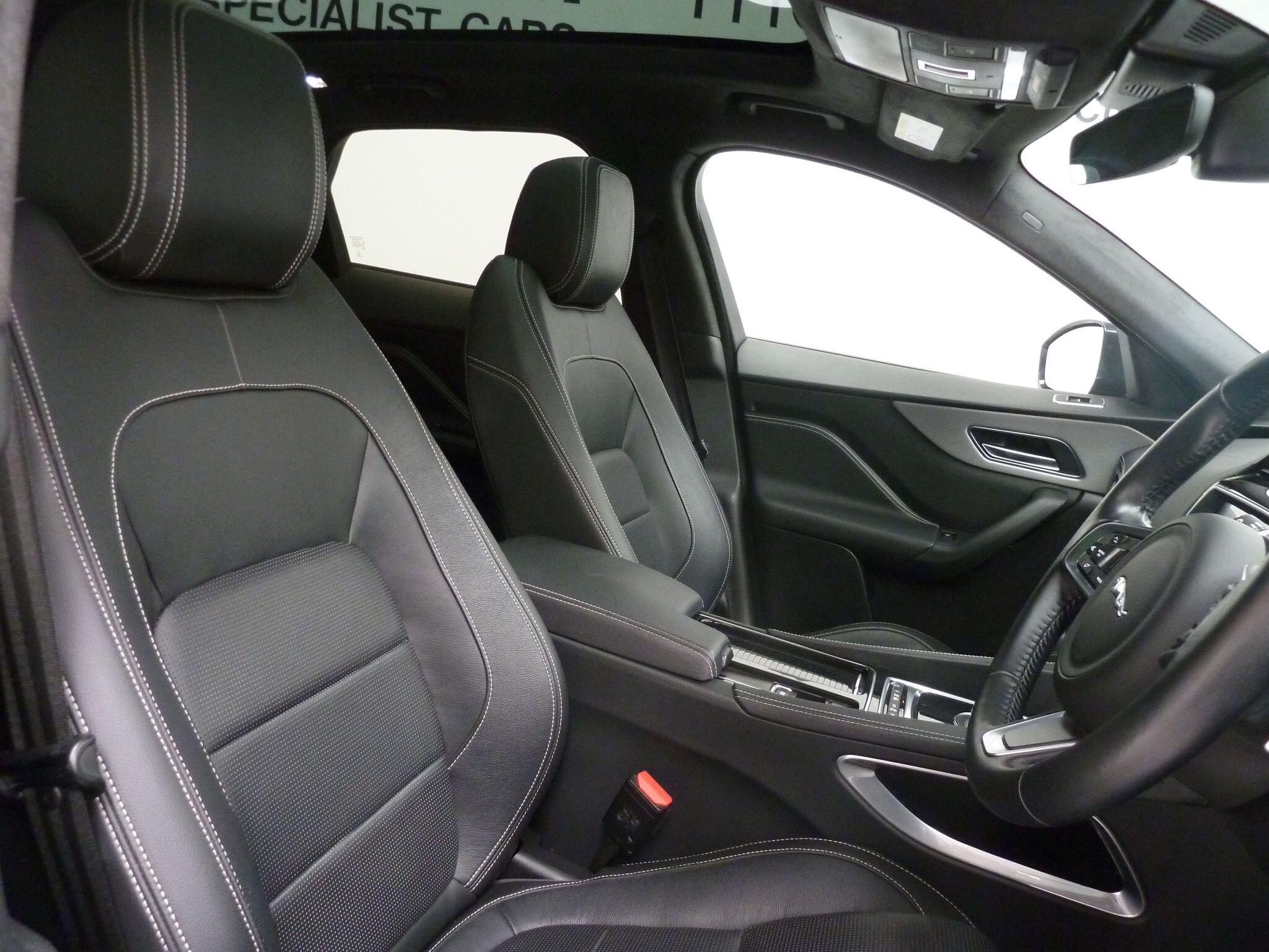 Jaguar F-PACE 2.0 D180 Chequered FlagAWD   <br/><br/>PAN ROOF + BLACK DESIGN PACK