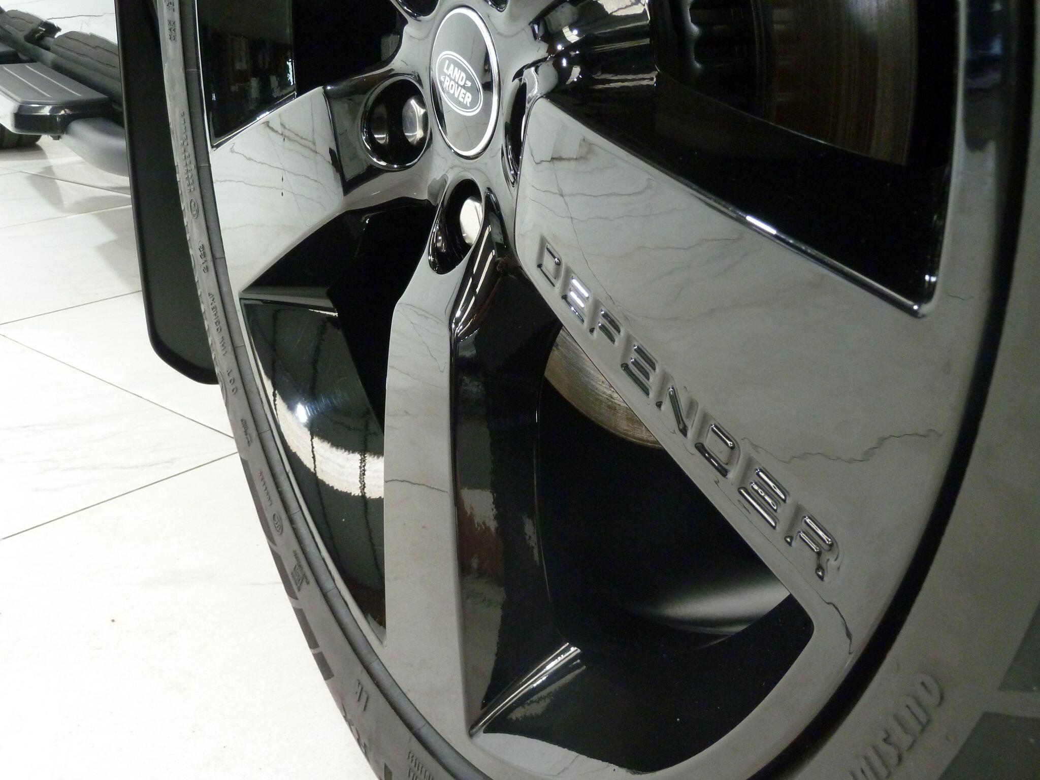 Land Rover Defender 110 3.0 D250  X-Dynamic SE   <br/><br/>PAN ROOF + TOW BAR + 7 SEATS