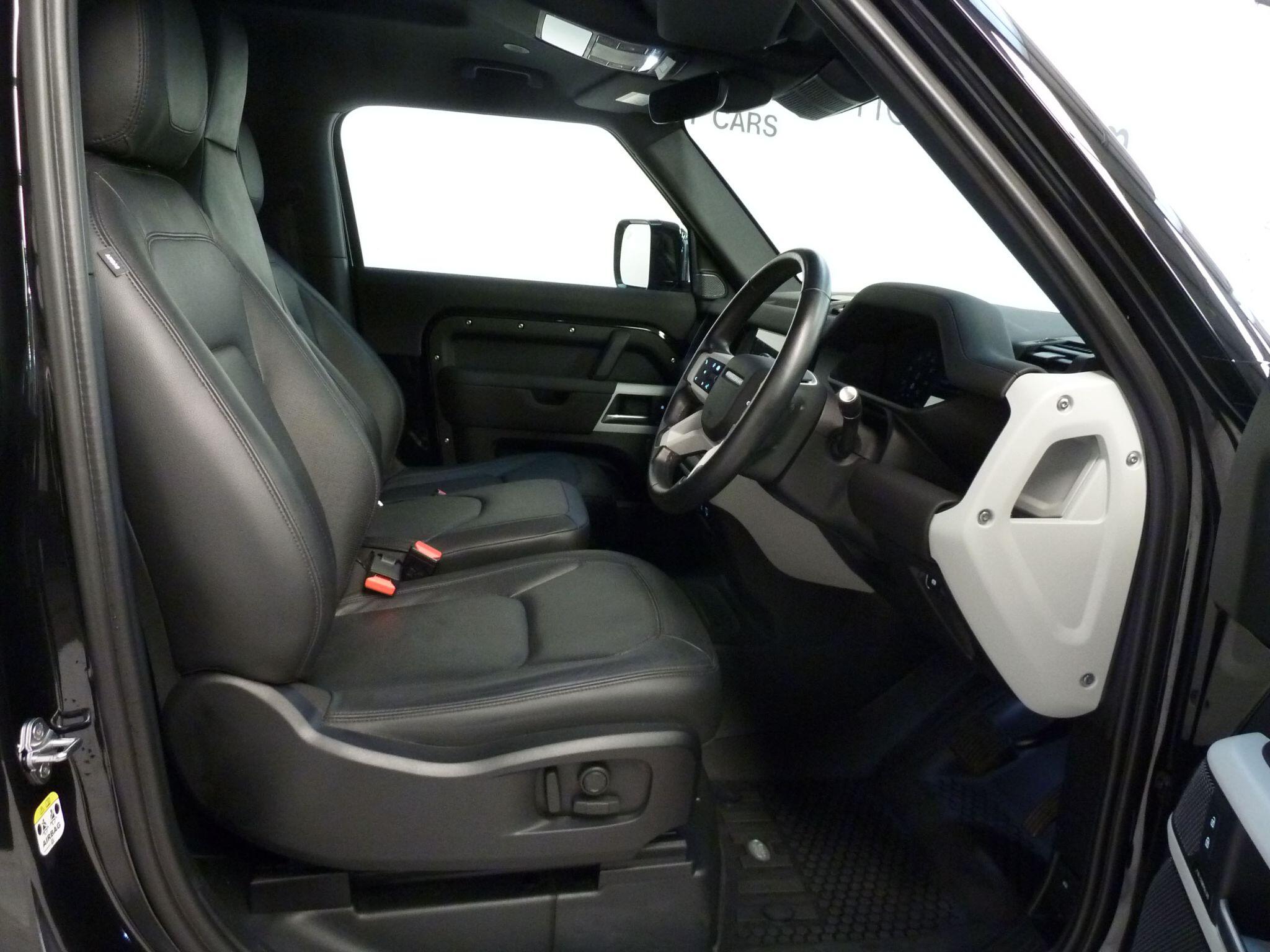 Land Rover Defender 90 3.0 D250  SE Hard Top SUV SWB   <br/><br/>HAWKE BLACK EDITION 46990 +VAT