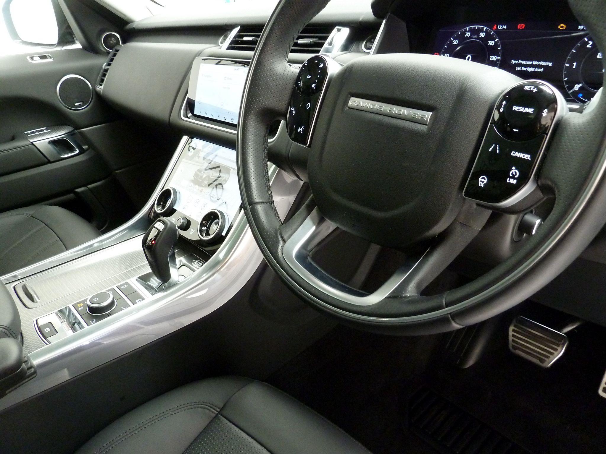 Land Rover Range Rover Sport 3.0 SD V6 HSE Dynamic   <br/><br/>AUTOBIOGRAPHY PACK + 7 SEATS
