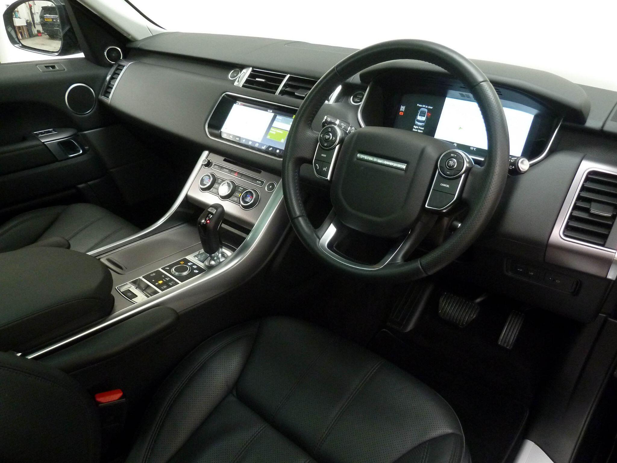Land Rover Range Rover Sport 3.0 SD V6 HSE   <br/><br/>AUTOBIOGRAPHY PACK + PAN ROOF