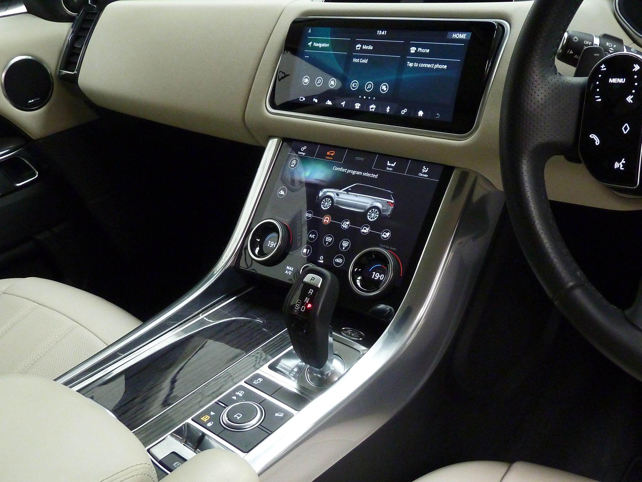 Land Rover Range Rover Sport 3.0 SD V6 HSE   <br/><br/>AUTOBIOGRAPHY PACK + PAN ROOF