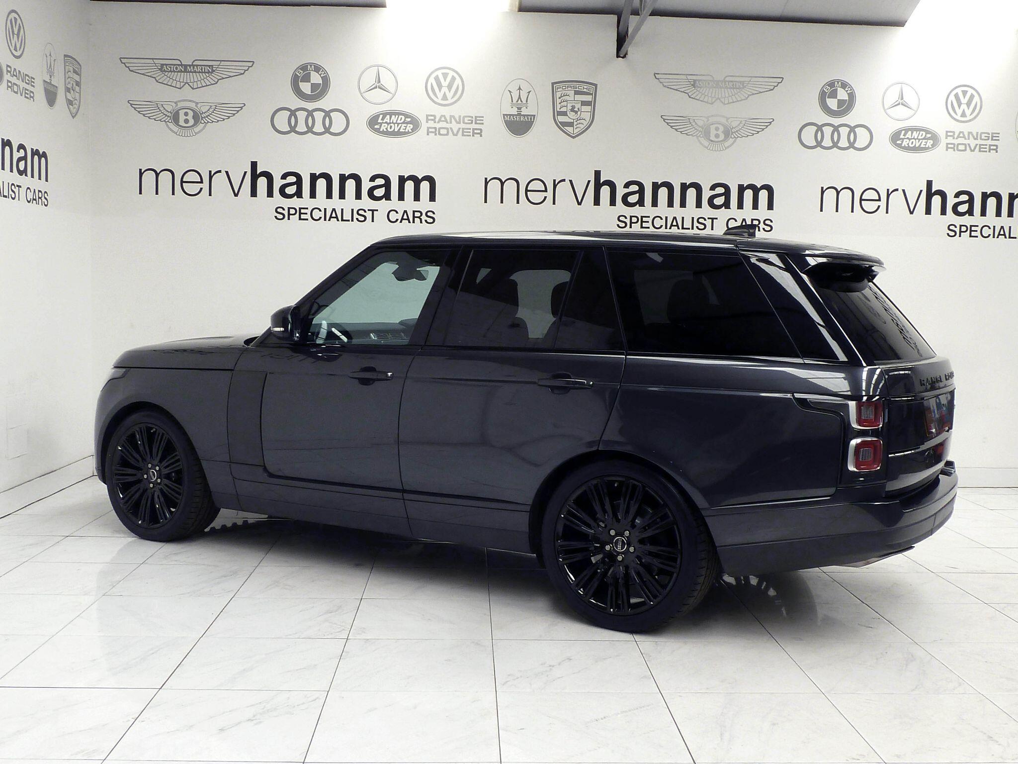 Land Rover Range Rover 3.0 P400  Vogue   <br/><br/>PAN ROOF + BLACK PACK + TV