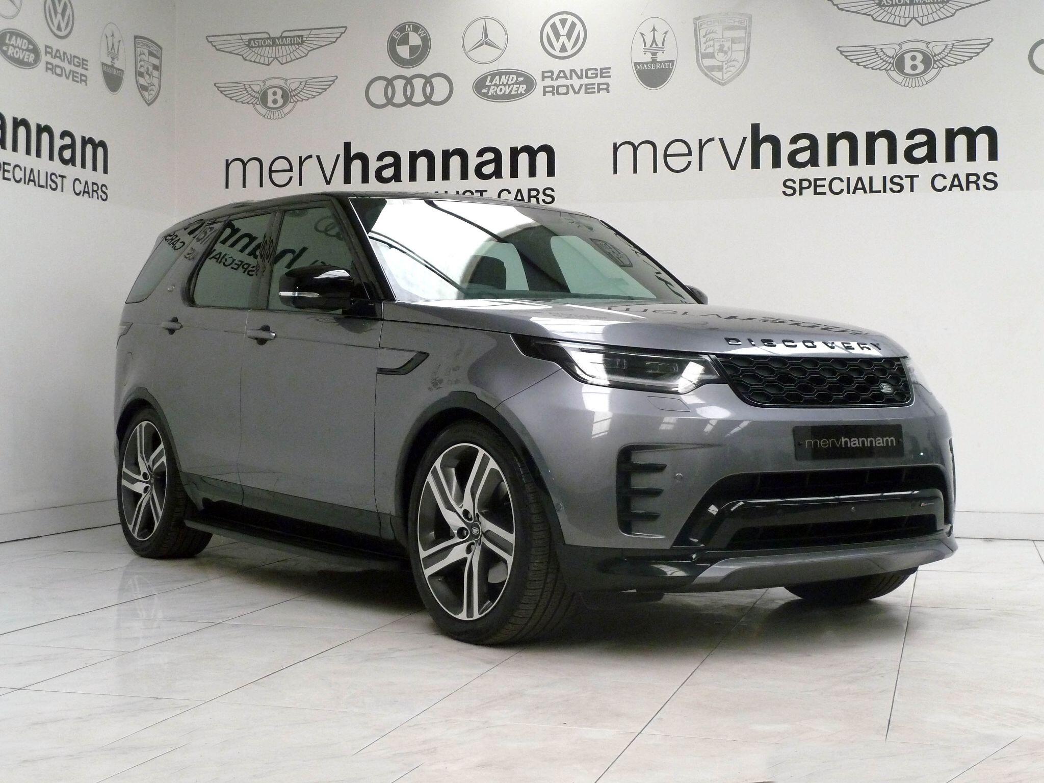Land Rover Discovery 3.0   R-Dynamic HSE   <br/><br/>PAN ROOF + BLACK PACK + STEPS