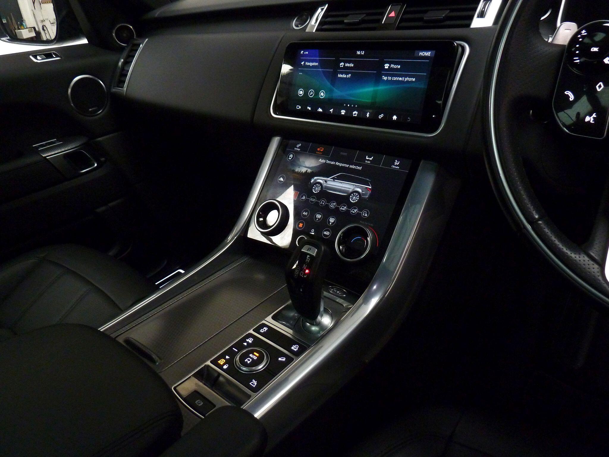 Land Rover Range Rover Sport 2.0 P400e  HSE Dynamic SUV  Petrol Plug-in Hybrid   (404 ps)<br/><br/>PAN ROOF + BLACK PACK + STEPS
