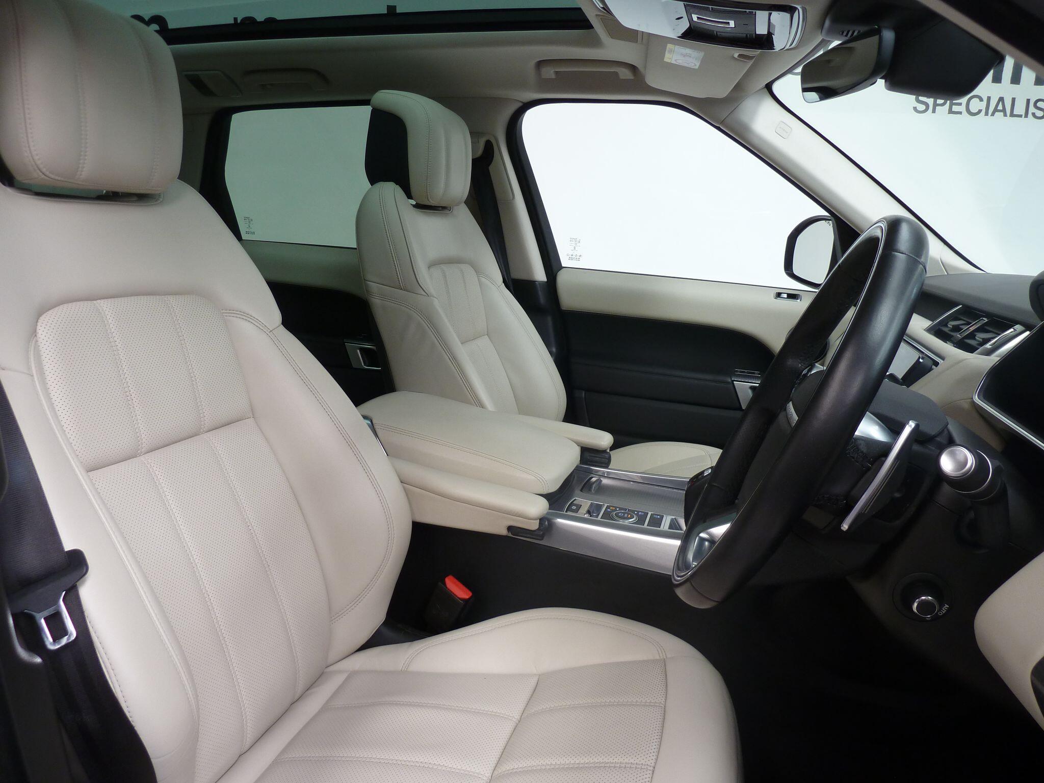 Land Rover Range Rover Sport 2.0 P400e  HSE Dynamic SUV  Petrol Plug-in Hybrid   (404 ps)<br/><br/>PAN ROOF + BLACK PACK + STEPS