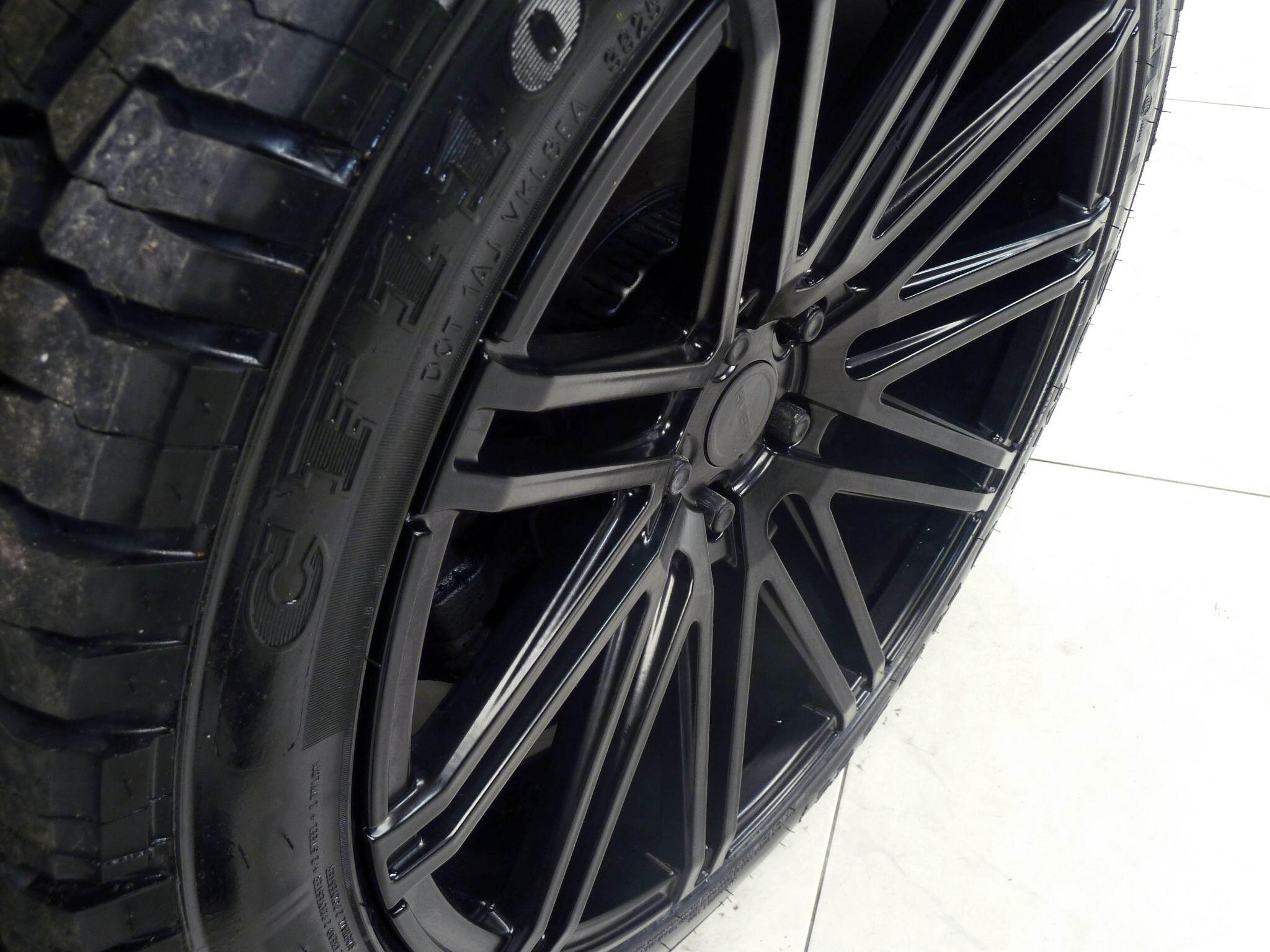 Land Rover Defender 90 3.0 D200  Hard Top SUV SWB   <br/><br/>OVERLAND EDITION 37990 +VAT