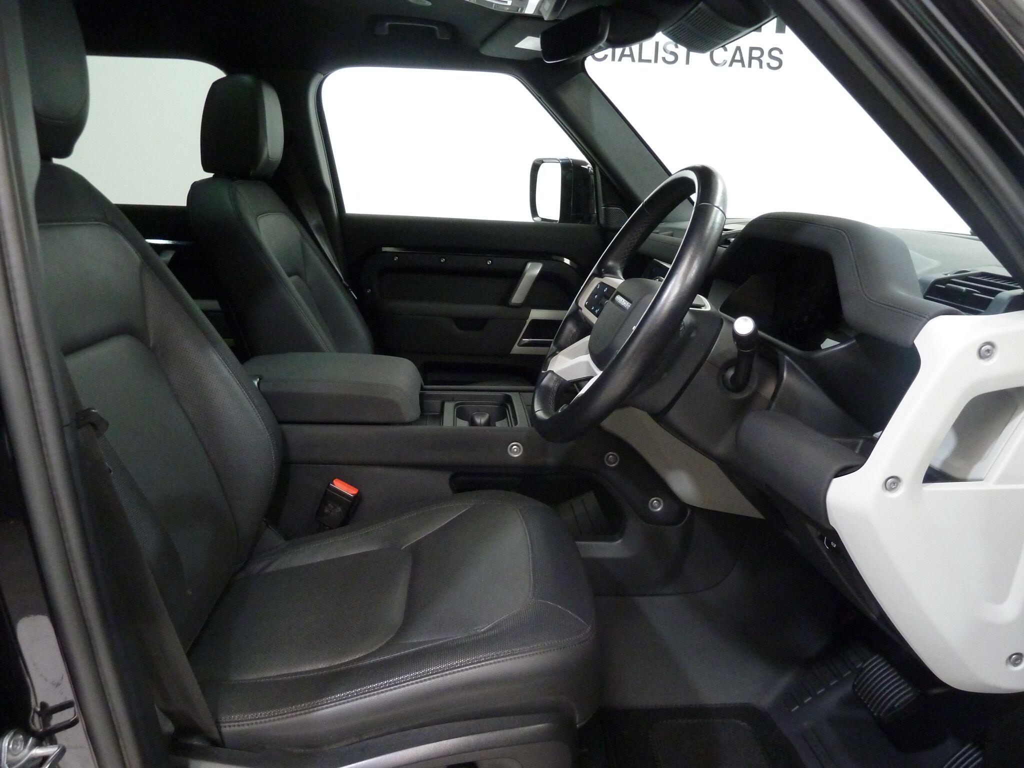 Land Rover Defender 110 3.0 D250  SE SUV  Diesel   (250 ps)<br/><br/>HAWKE BLACK EDITION