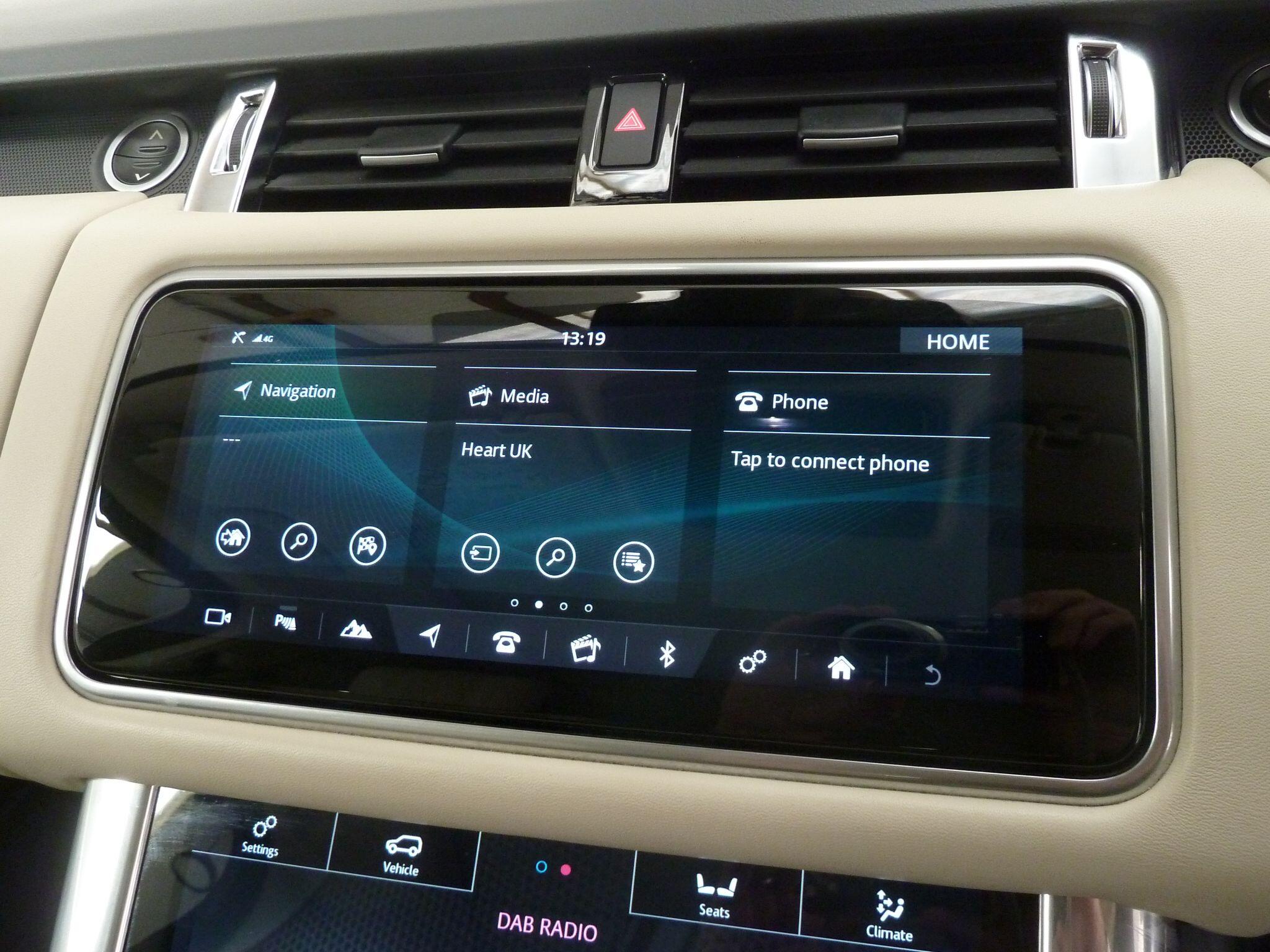 Land Rover Range Rover Sport 2.0 P400e  HSE Dynamic SUV  Petrol Plug-in Hybrid   (404 ps)<br/><br/>PAN ROOF + BLACK PACK + STEPS