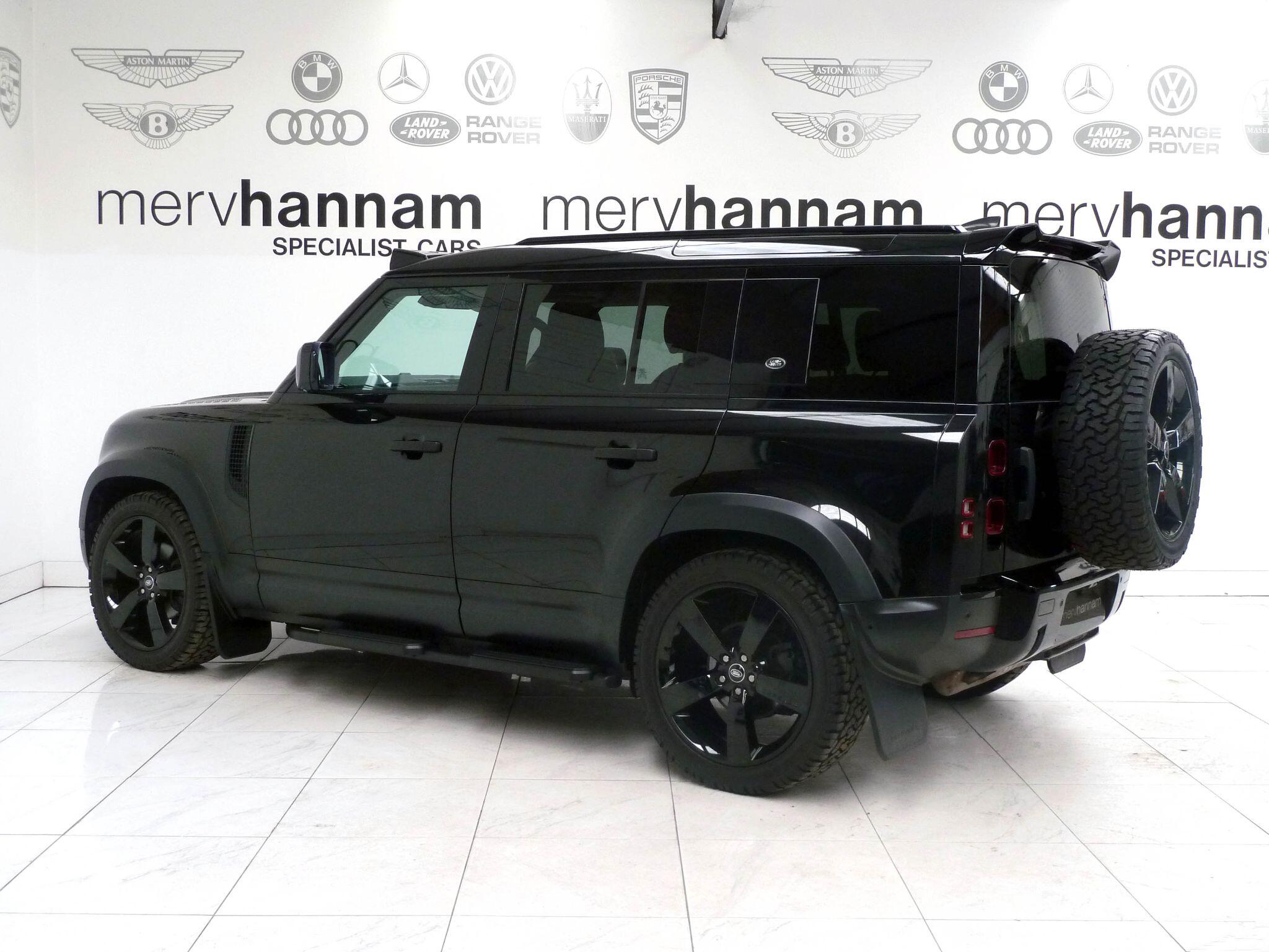 Land Rover Defender 110 2.0 SD4 S SUV  Diesel   (200 ps)<br/><br/>BLACK PACK +STEPS +ROOF LIGHTS