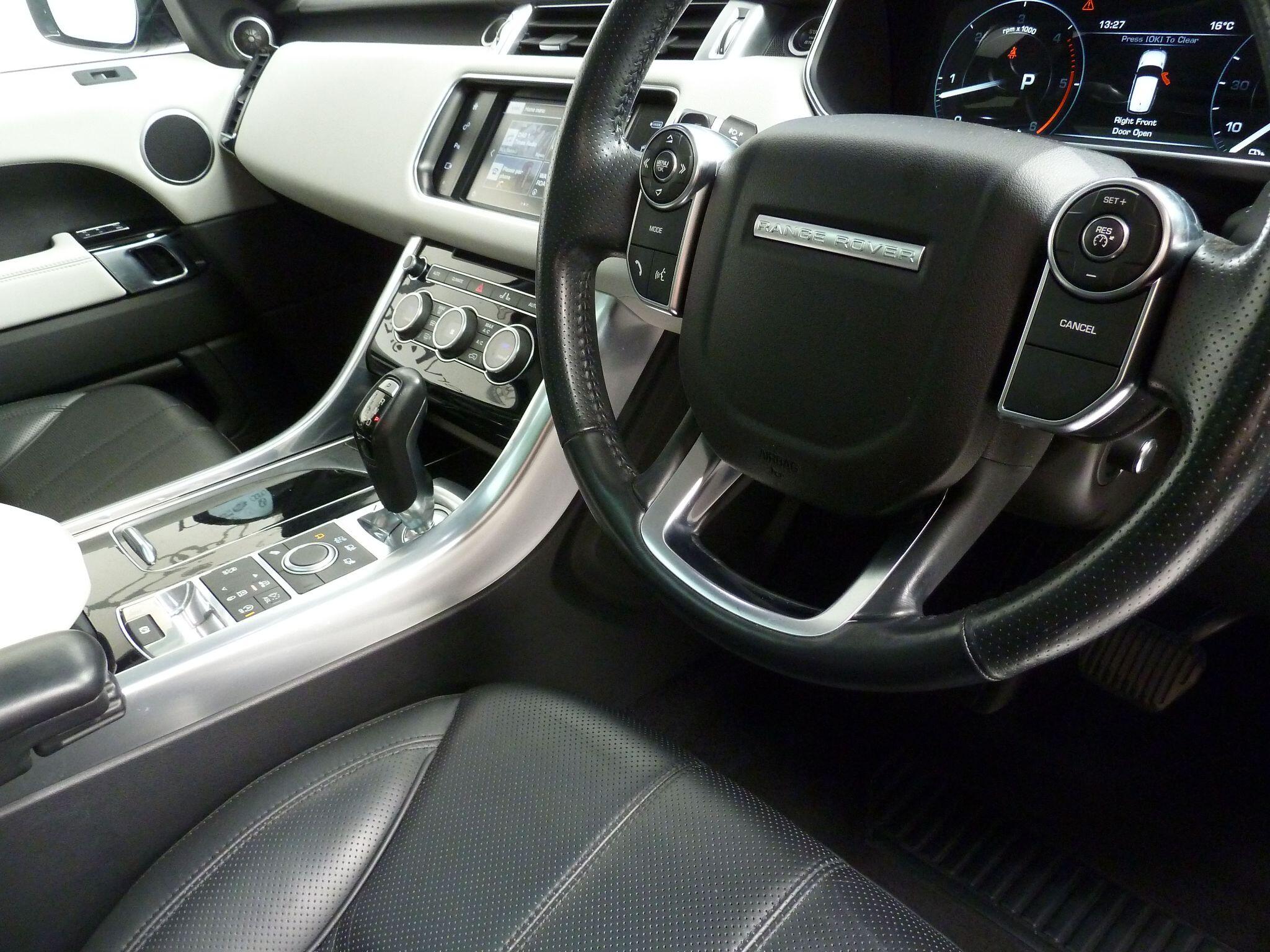 Land Rover Range Rover Sport 3.0 SD V6 HSE Dynamic   <br/><br/>AUTOBIOGRAPHY PACK + PAN ROOF