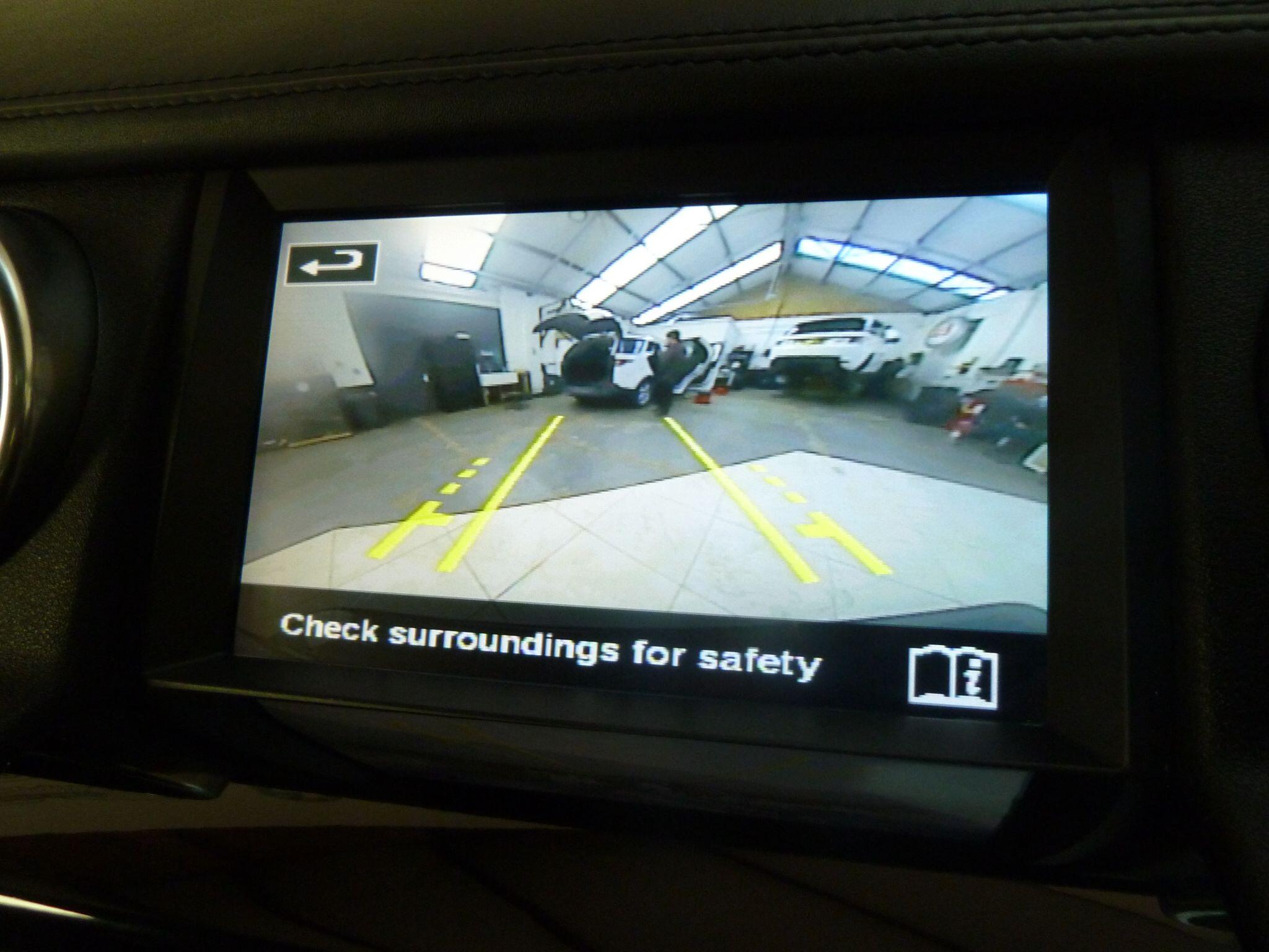 Land Rover Discovery 4 3.0 SD V6 HSE Luxury SUV  Diesel   (255 bhp)<br/><br/>PAN ROOF + BLACK PACK + STEPS