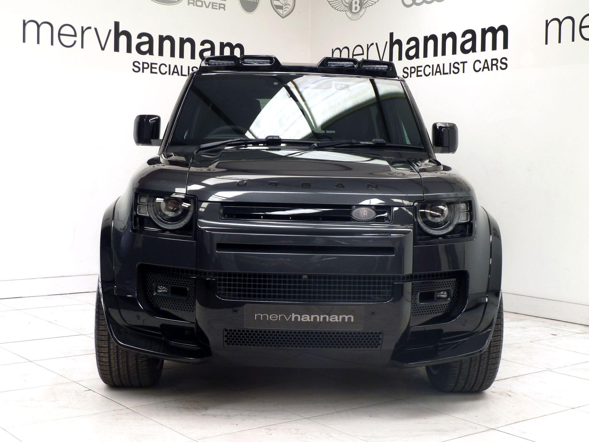 Land Rover Defender 90 5.0 P525 V8   <br/><br/>URBAN + HEAD UP + PAN ROOF