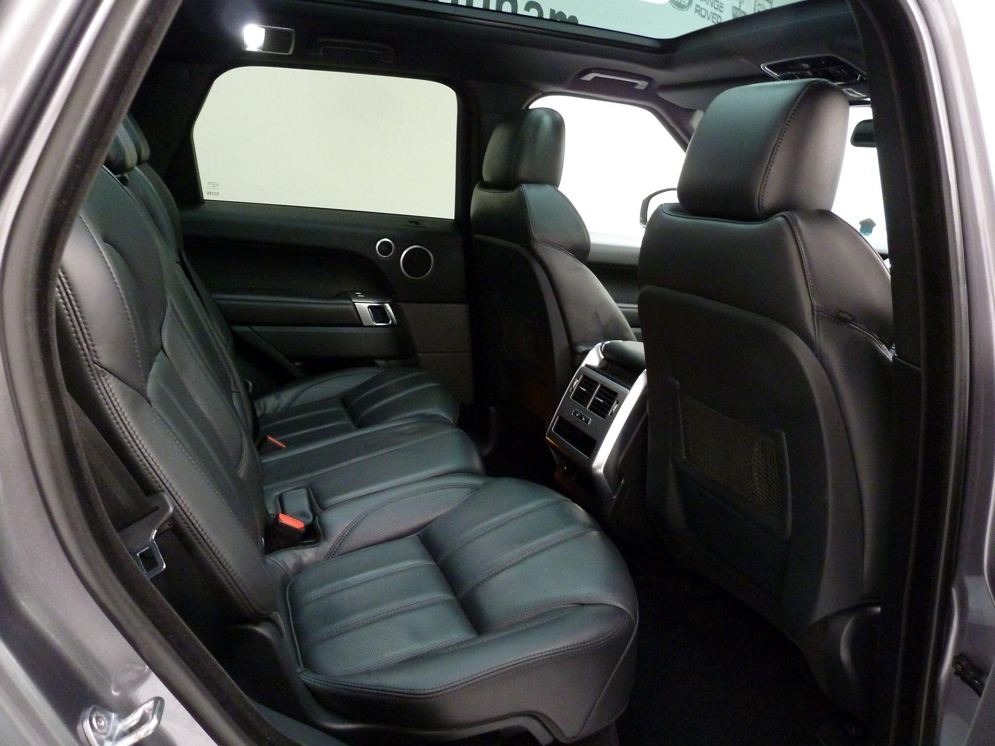 Land Rover Range Rover Sport 3.0 SD V6 HSE   <br/><br/>AUTOBIOGRAPHY PACK + PAN ROOF