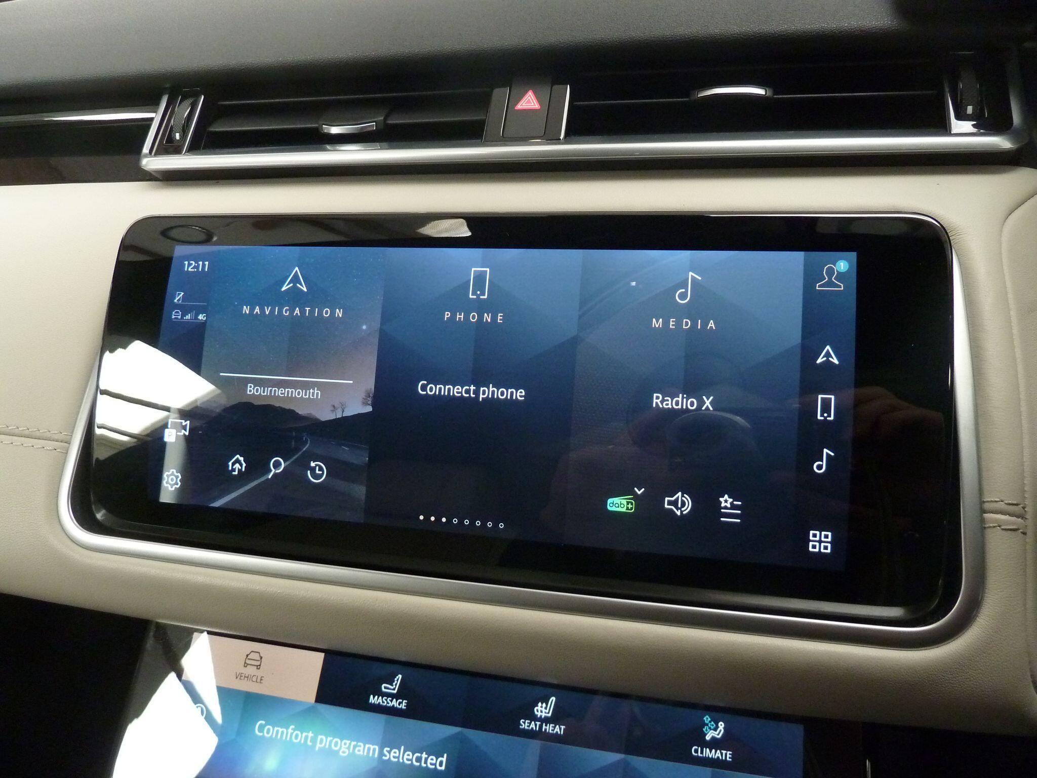 Land Rover Range Rover Velar 2.0 P400e 17.1kWh R-Dynamic HSE   <br/><br/>SLIDING PAN ROOF + BLACK PACK