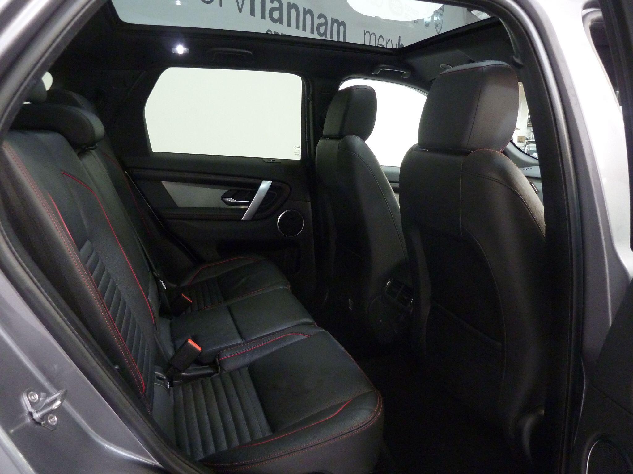 Land Rover Discovery Sport 1.5 P300e 12.2kWh R-Dynamic SE   <br/><br/>PAN ROOF + BLACK PACK