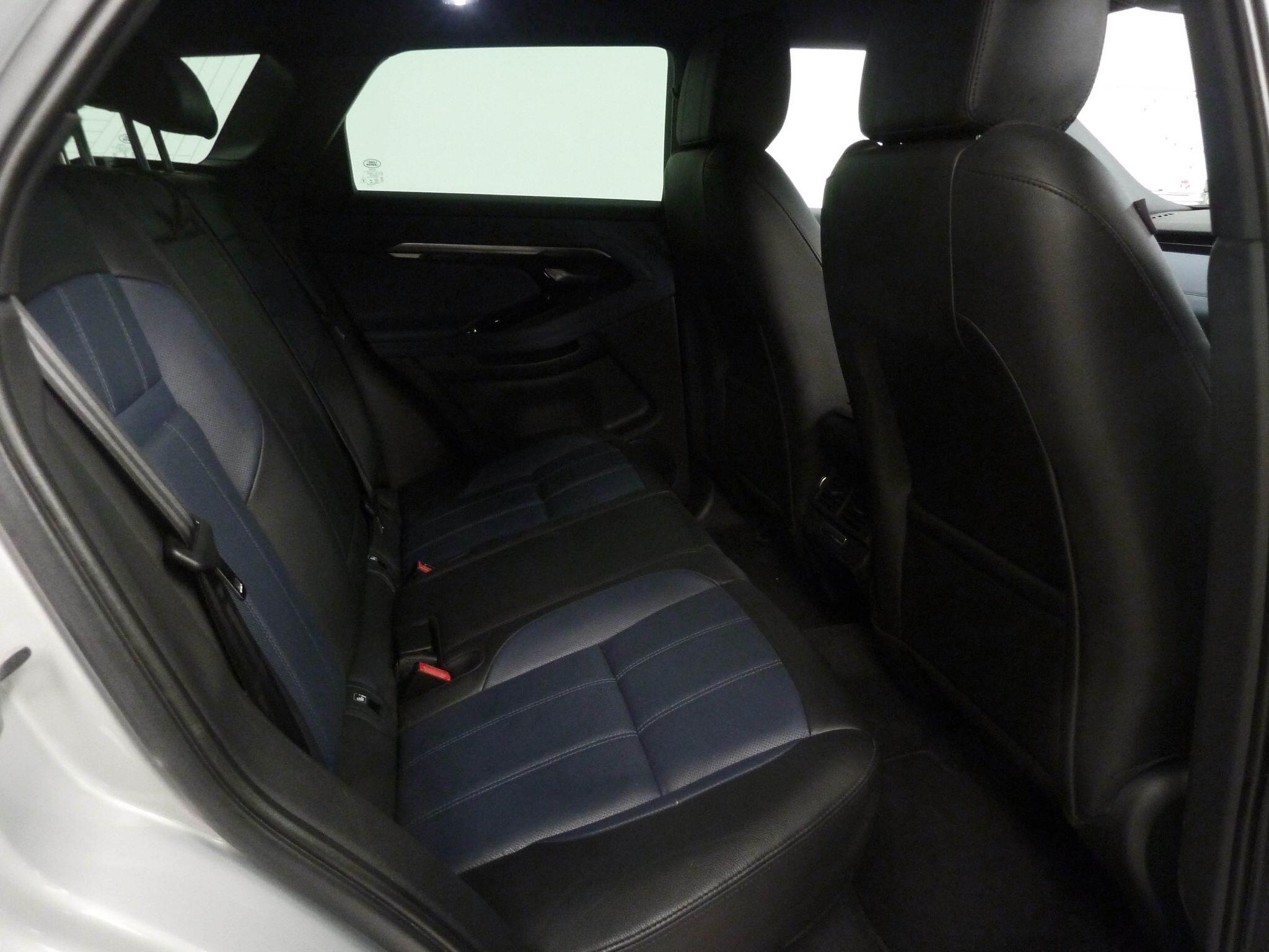 Land Rover Range Rover Evoque 2.0 P200  R-Dynamic SE   <br/><br/>HEATED WHEEL + REVERSE  CAMERA