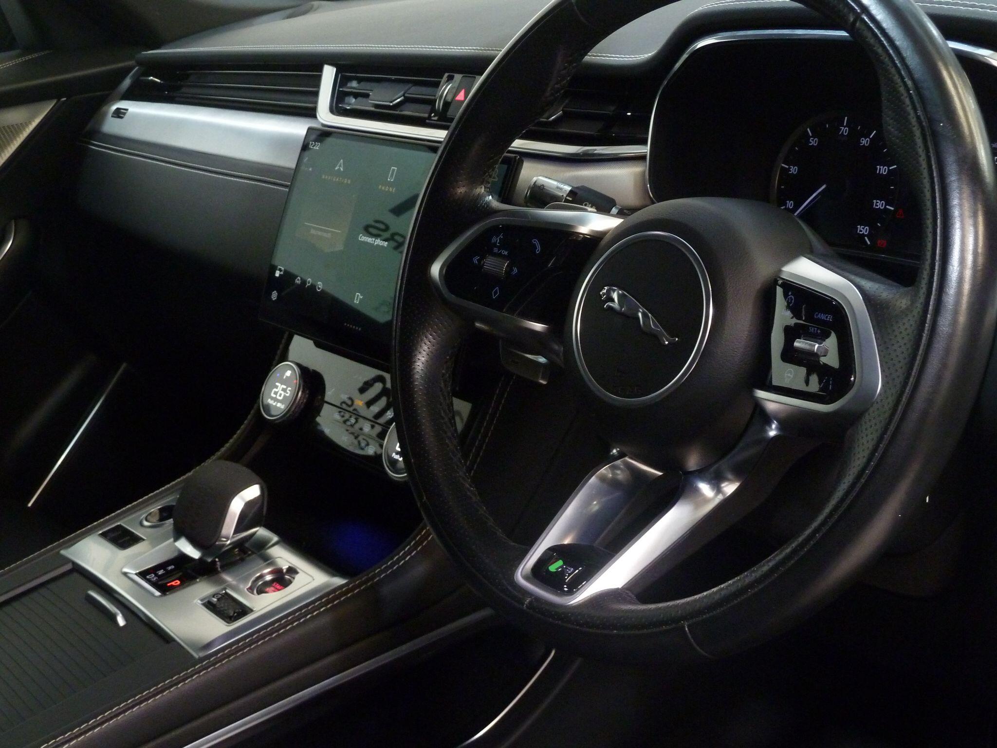 Jaguar F-PACE 2.0 D200  R-Dynamic SAWD   <br/><br/>BLACK EXTERIOR PACK + PAN ROOF