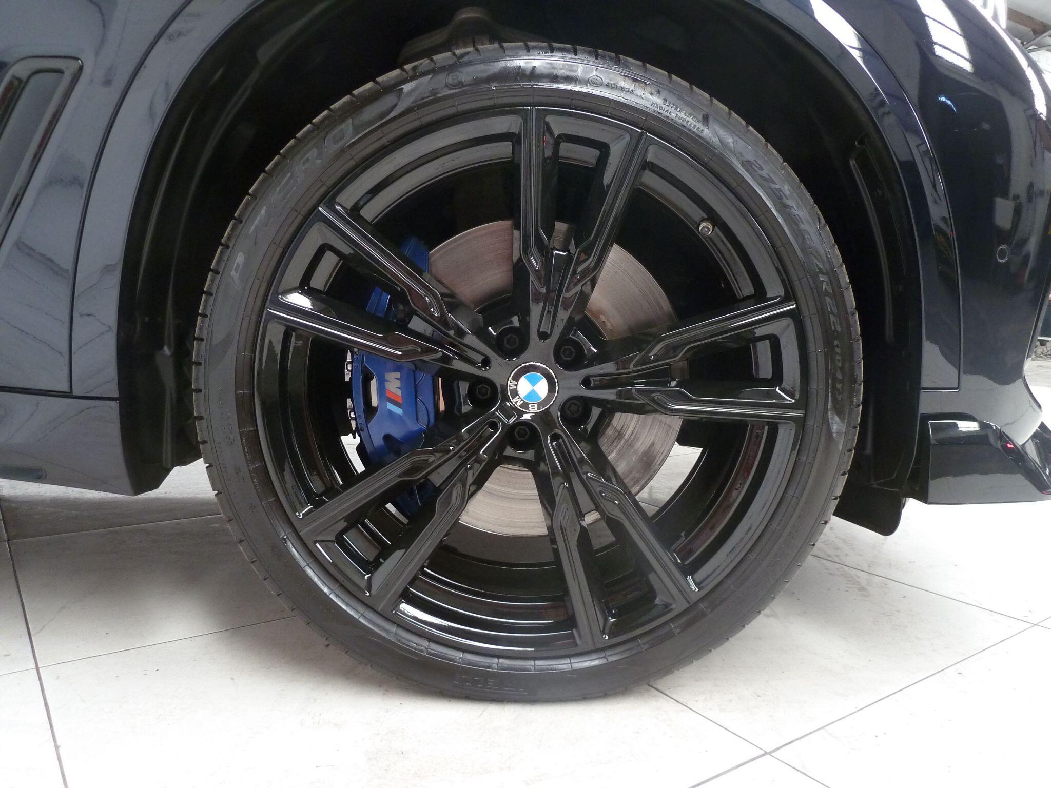 BMW X5 3.0 M50dxDrive   <br/><br/>BMW PERFORMANCE BLACK PACKAGE