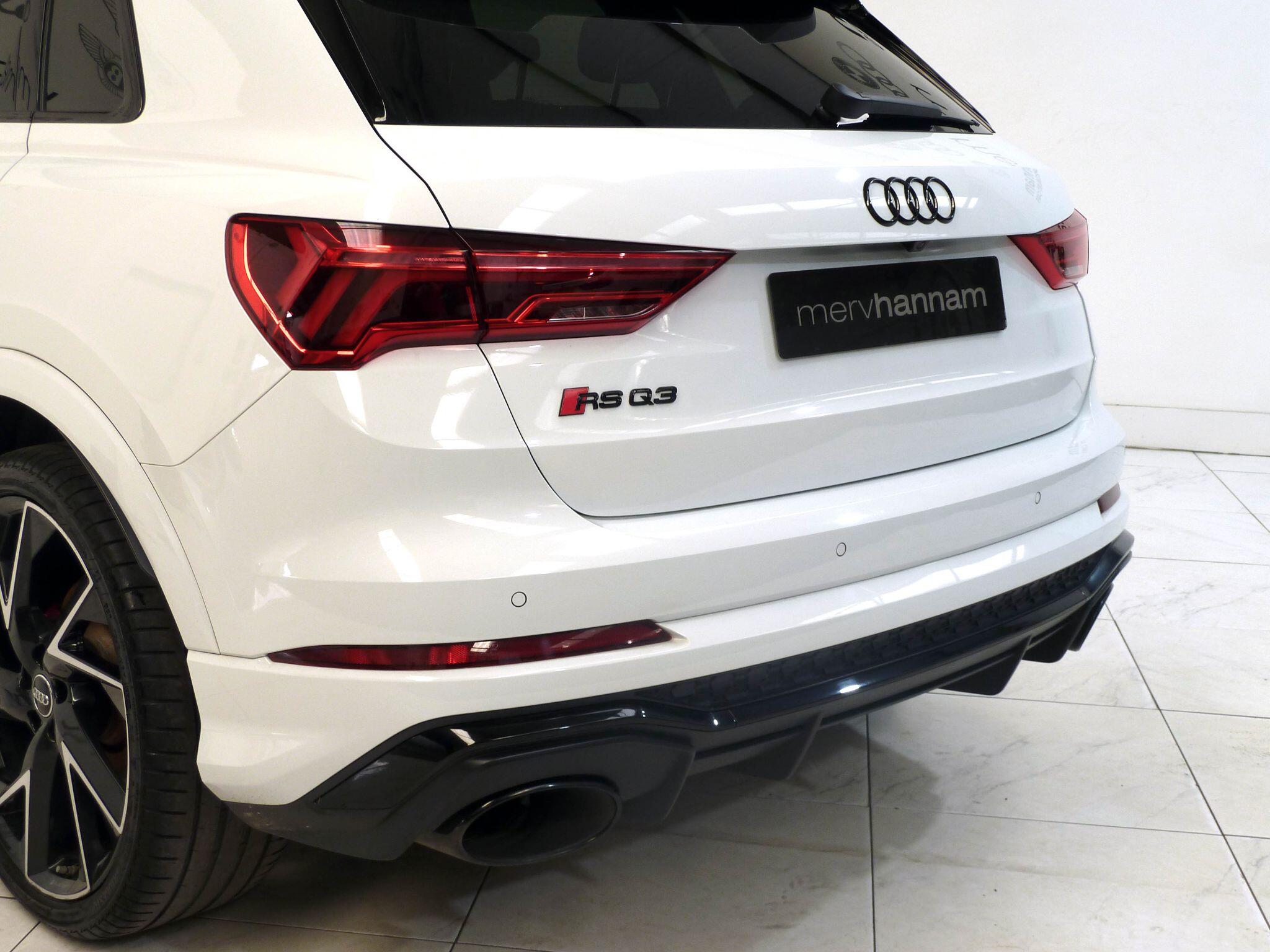 Audi RS Q3 2.5 TFSI S Tronic quattro   <br/><br/>CERAMIC BRAKES + RS SUSPENSION