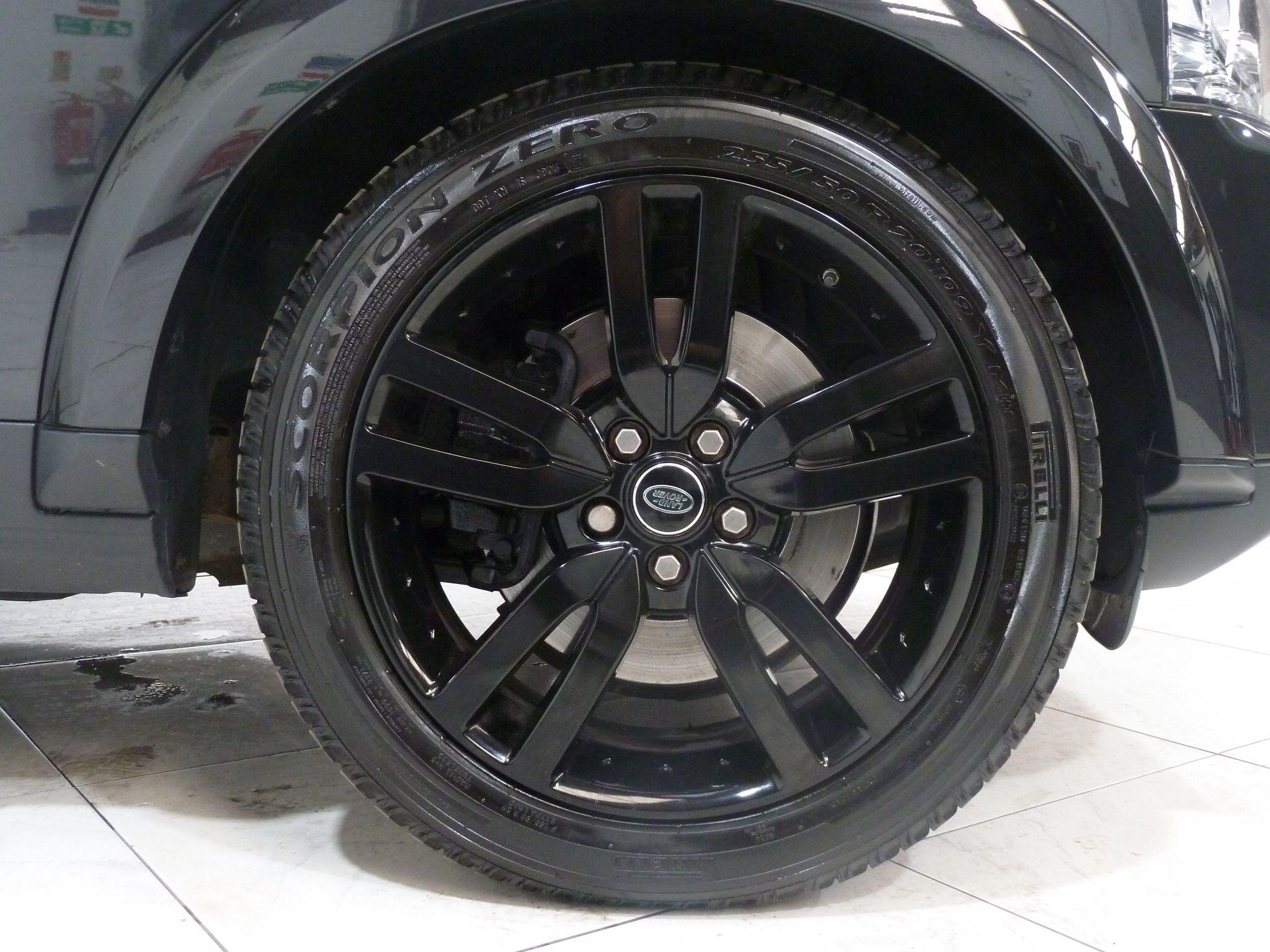 Land Rover Discovery 4 3.0 SD V6 HSE Luxury SUV  Diesel   (255 bhp)<br/><br/>PAN ROOF + BLACK PACK + STEPS