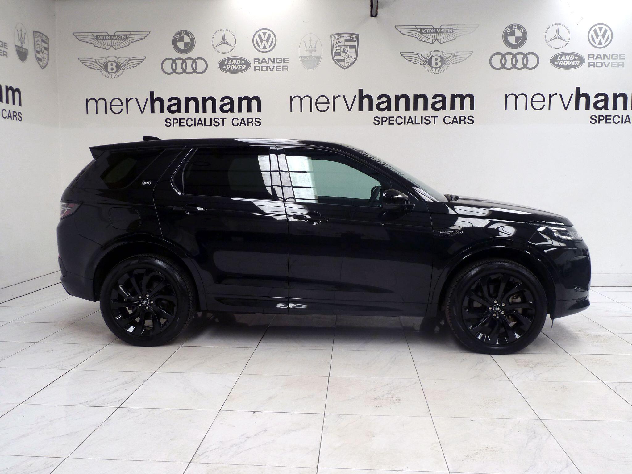 Land Rover Discovery Sport 1.5 P300e 12.2kWh R-Dynamic SE   <br/><br/>PAN ROOF + BLACK PACK