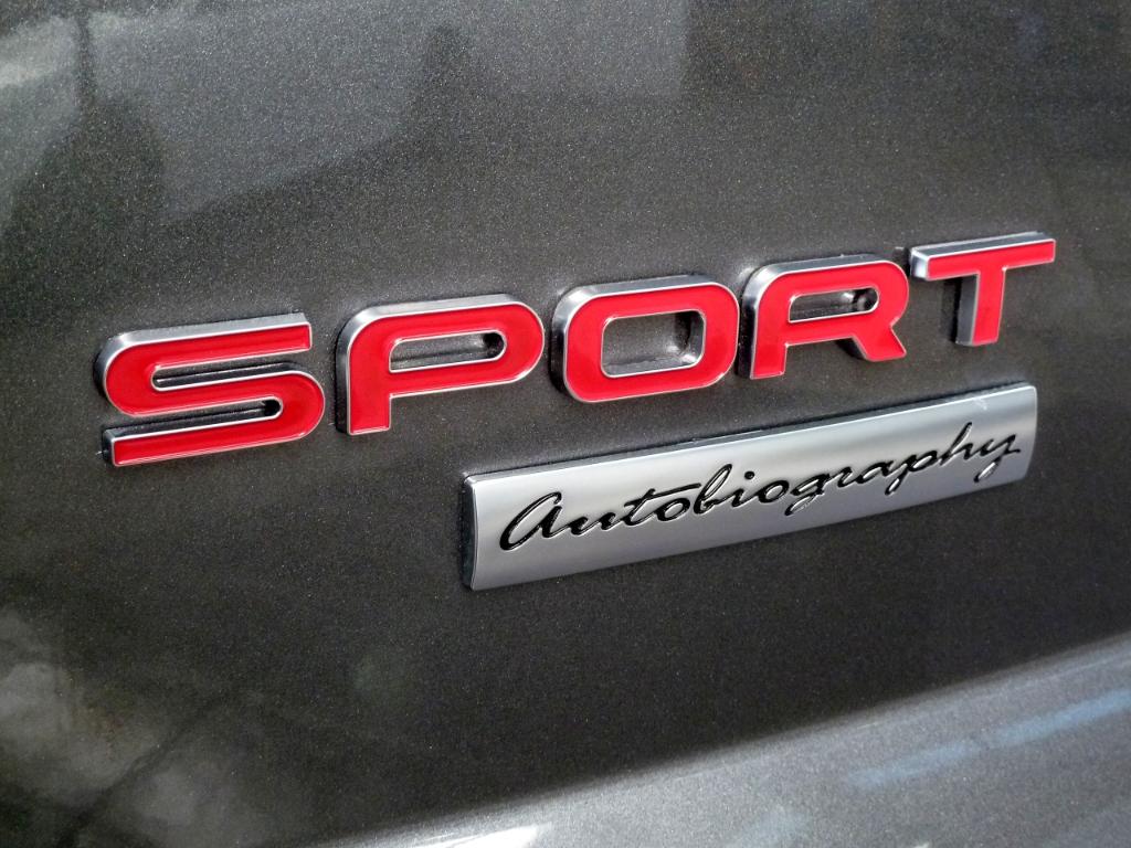 Land Rover Range Rover Sport 3.0 SD V6 HSE   <br/><br/>AUTOBIOGRAPHY DESIGN PACK