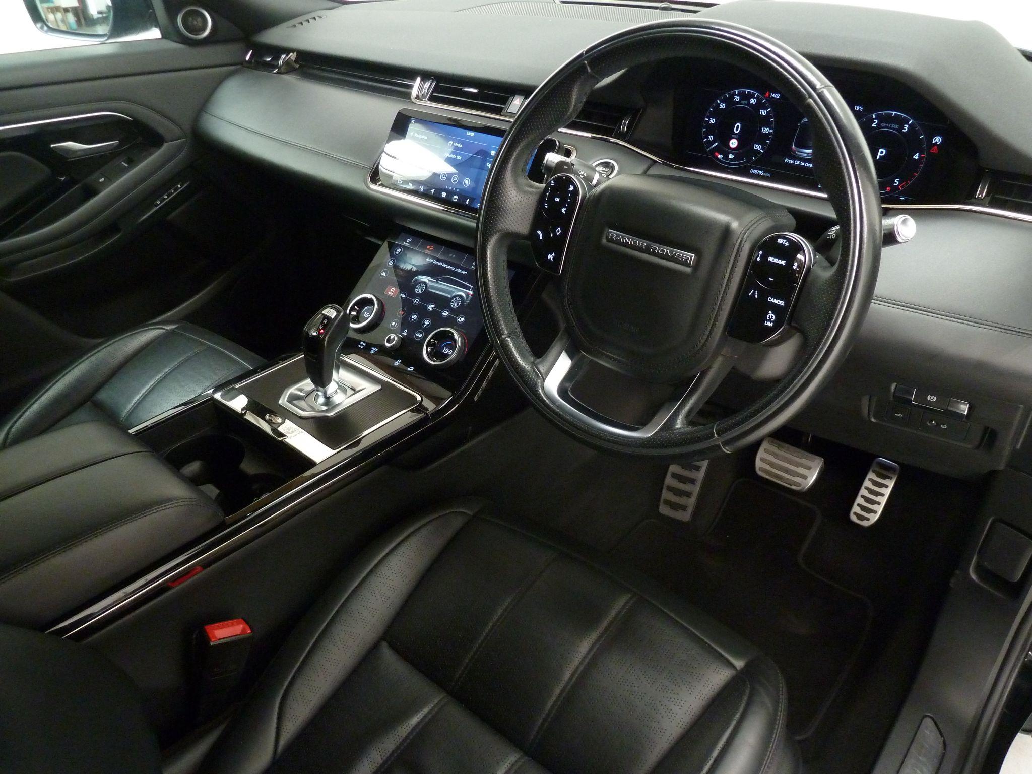 Land Rover Range Rover Evoque 2.0 D150 R-Dynamic HSE   <br/><br/>PAN ROOF + BLACK PACK