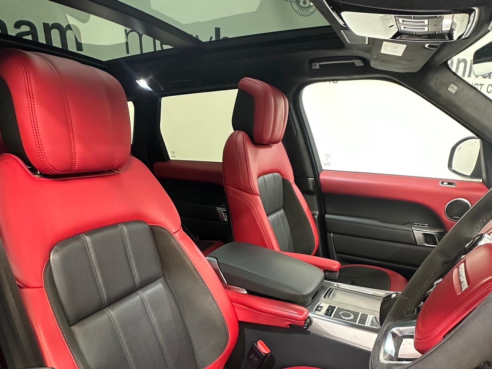 Land Rover Range Rover Sport 3.0 P400  HST   <br/><br/>SLIDING PAN ROOF + CARBON PACK