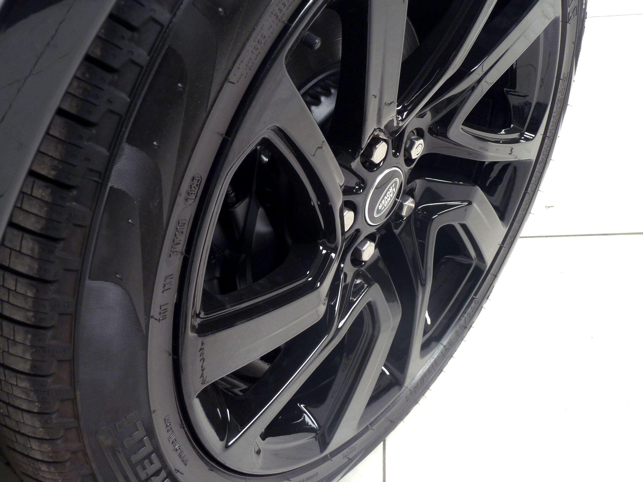 Land Rover Discovery 3.0 D250  R-Dynamic S   <br/><br/>PAN ROOF + BLACK PACK + 3D CAM