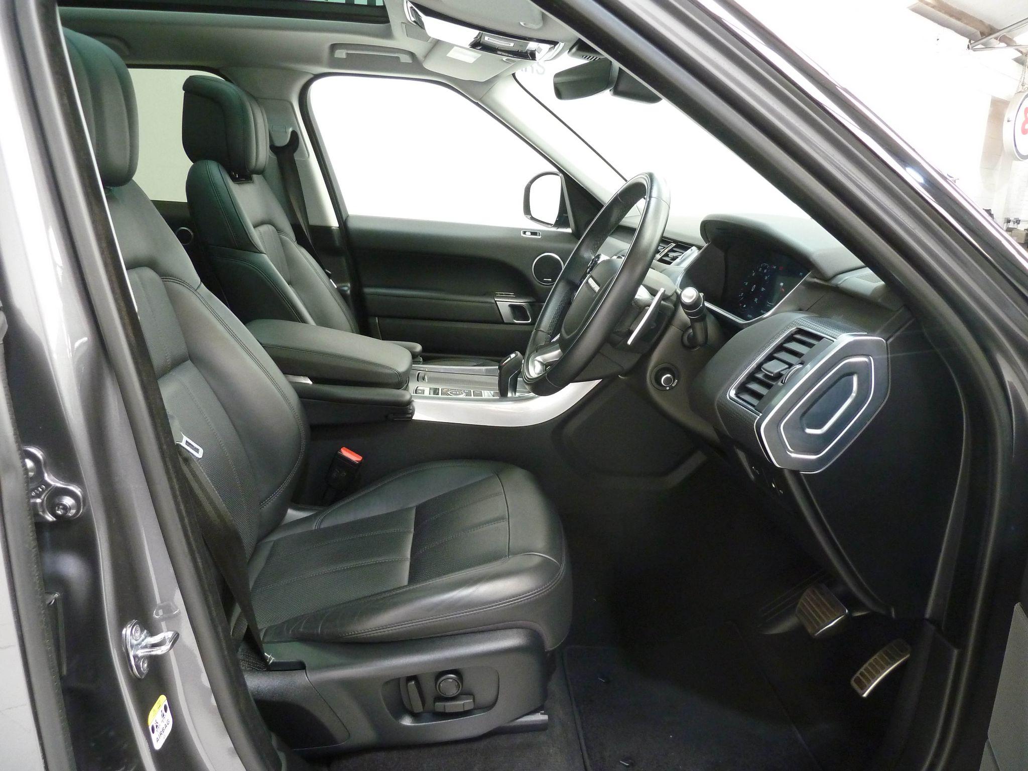 Land Rover Range Rover Sport 2.0 P400e  HSE Dynamic   <br/><br/>PAN ROOF + BLACK PACK + STEPS