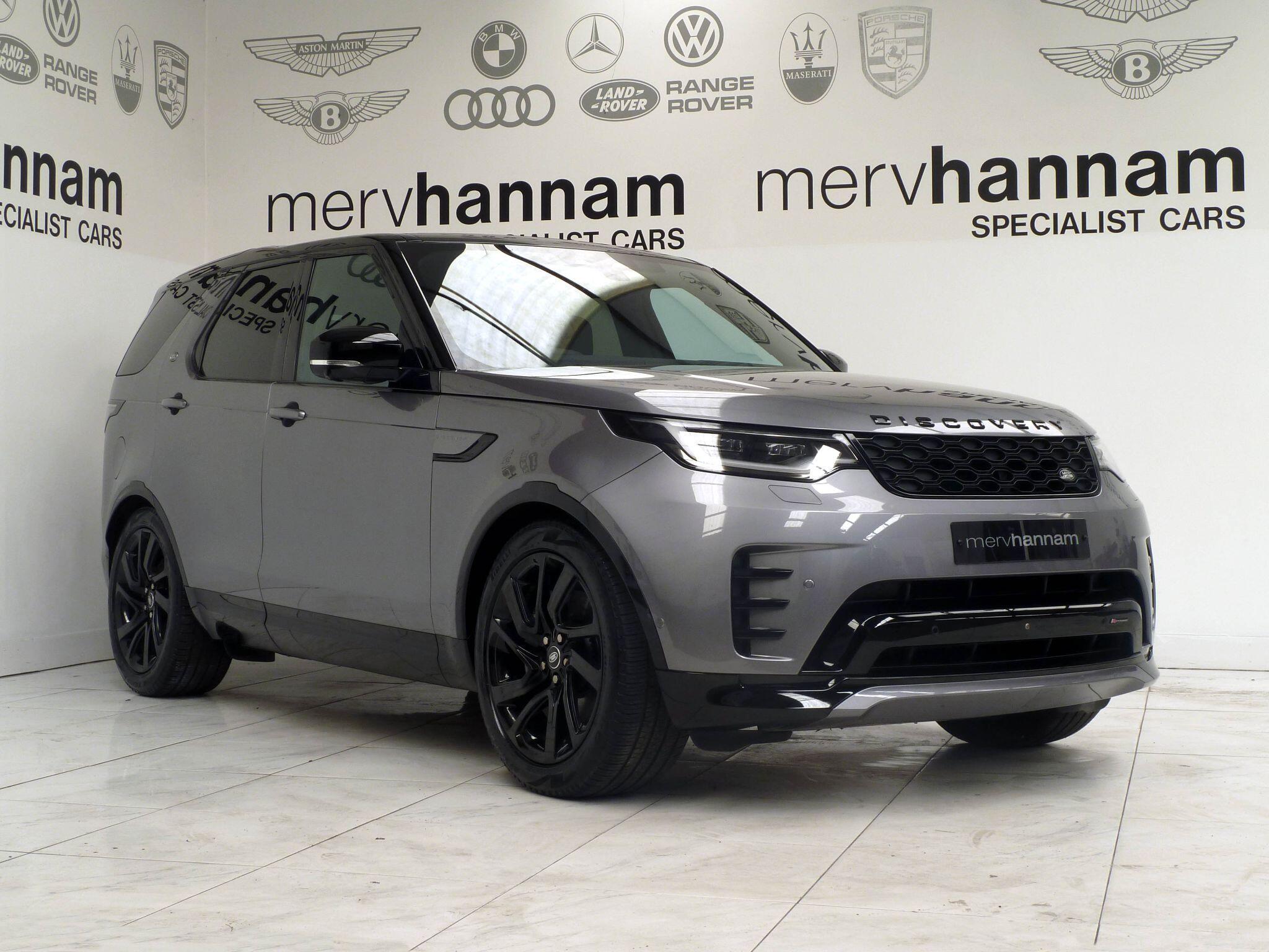 Land Rover Discovery 3.0   R-Dynamic SE   <br/><br/>PAN ROOF + BLACK PACK