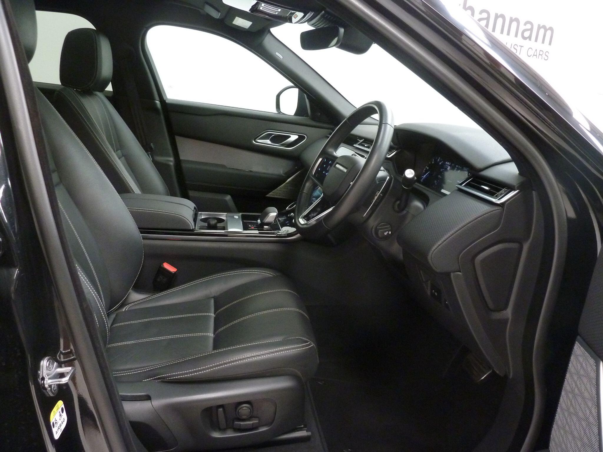 Land Rover Range Rover Velar 2.0 D200  Edition   <br/><br/>OPENING PAN ROOF + BLACK PACK