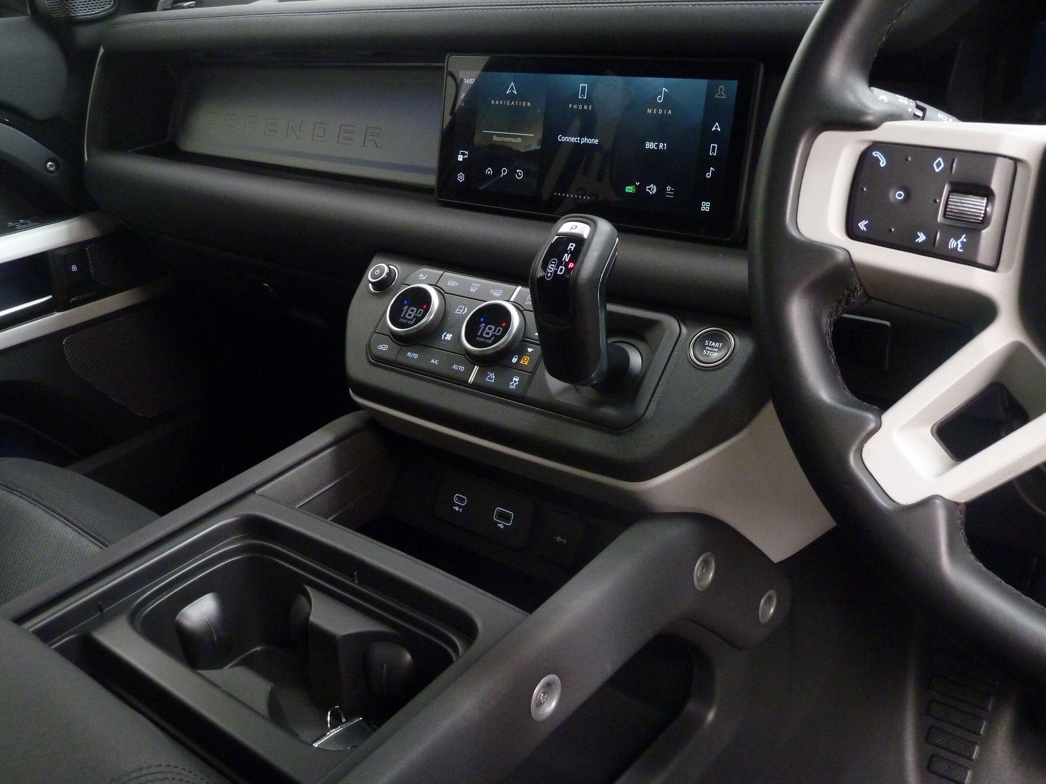 Land Rover Defender 110 3.0 D250  S SUV  Diesel   (250 ps)<br/><br/>HAWKE BLACK EDITION + 6 SEATS