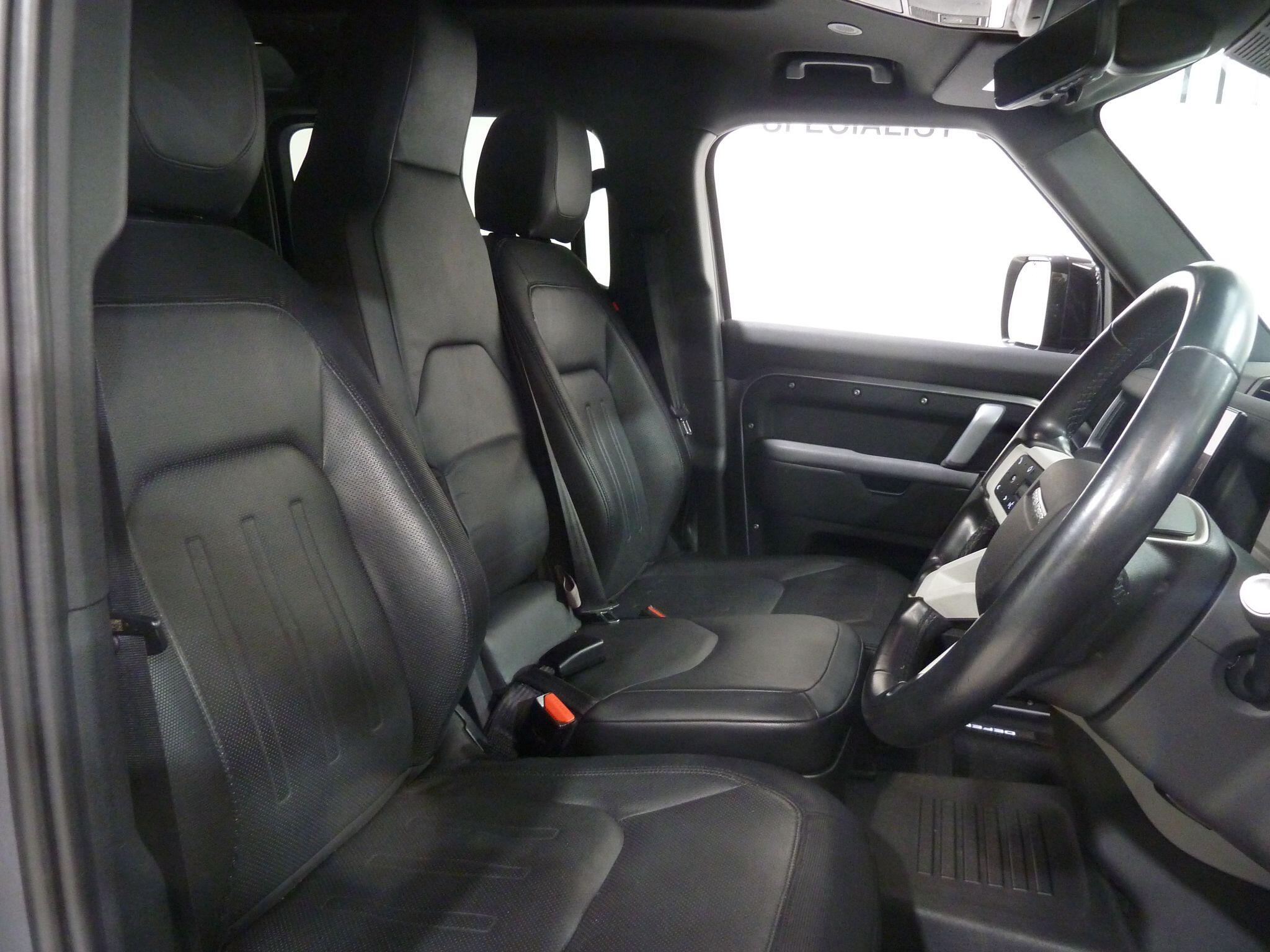 Land Rover Defender 110 3.0 D250  S SUV  Diesel   (250 ps)<br/><br/>HAWKE BLACK EDITION + 6 SEATS