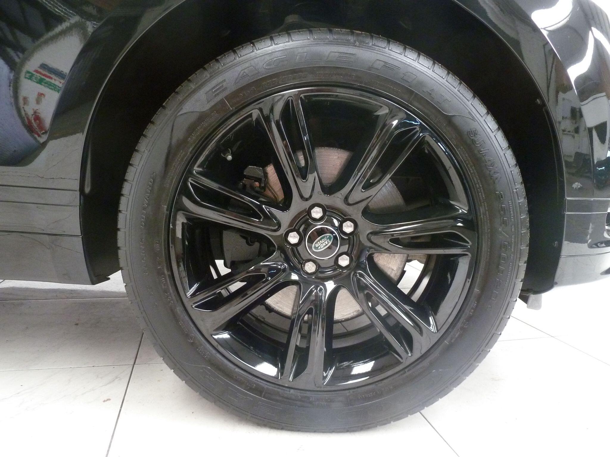 Land Rover Range Rover Velar 2.0 D200  Edition   <br/><br/>OPENING PAN ROOF + BLACK PACK